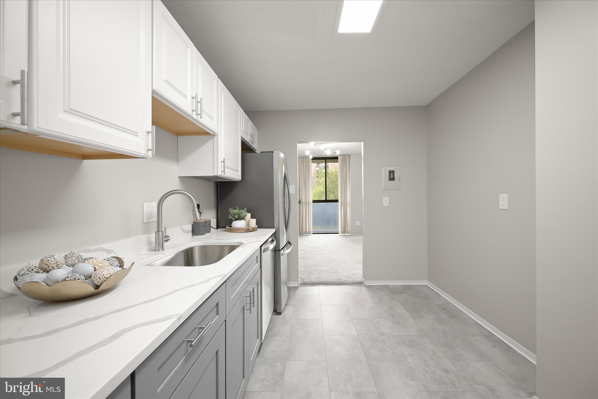 TOWERS IN WESTCHESTER PARK - Residential