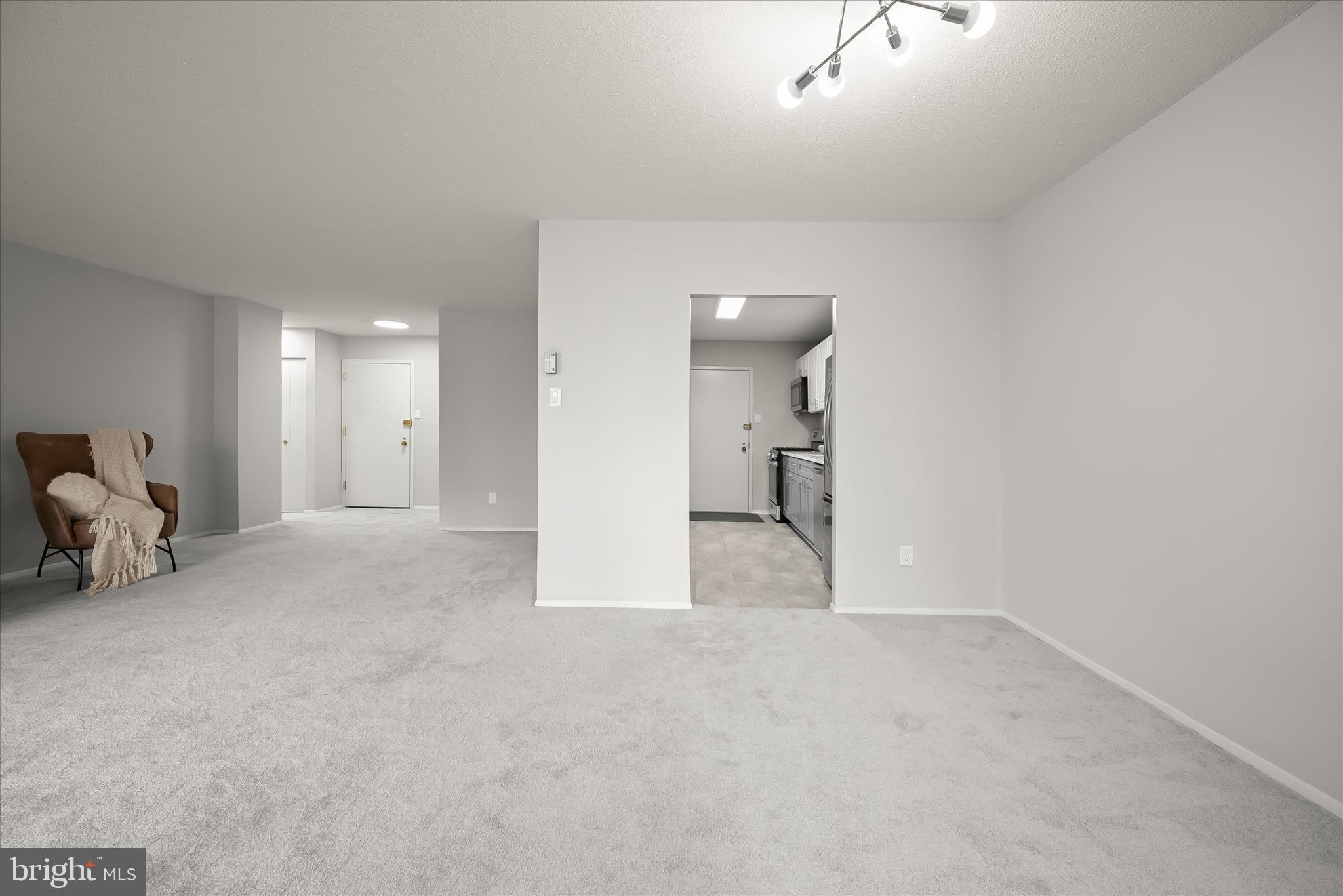 TOWERS IN WESTCHESTER PARK - Residential