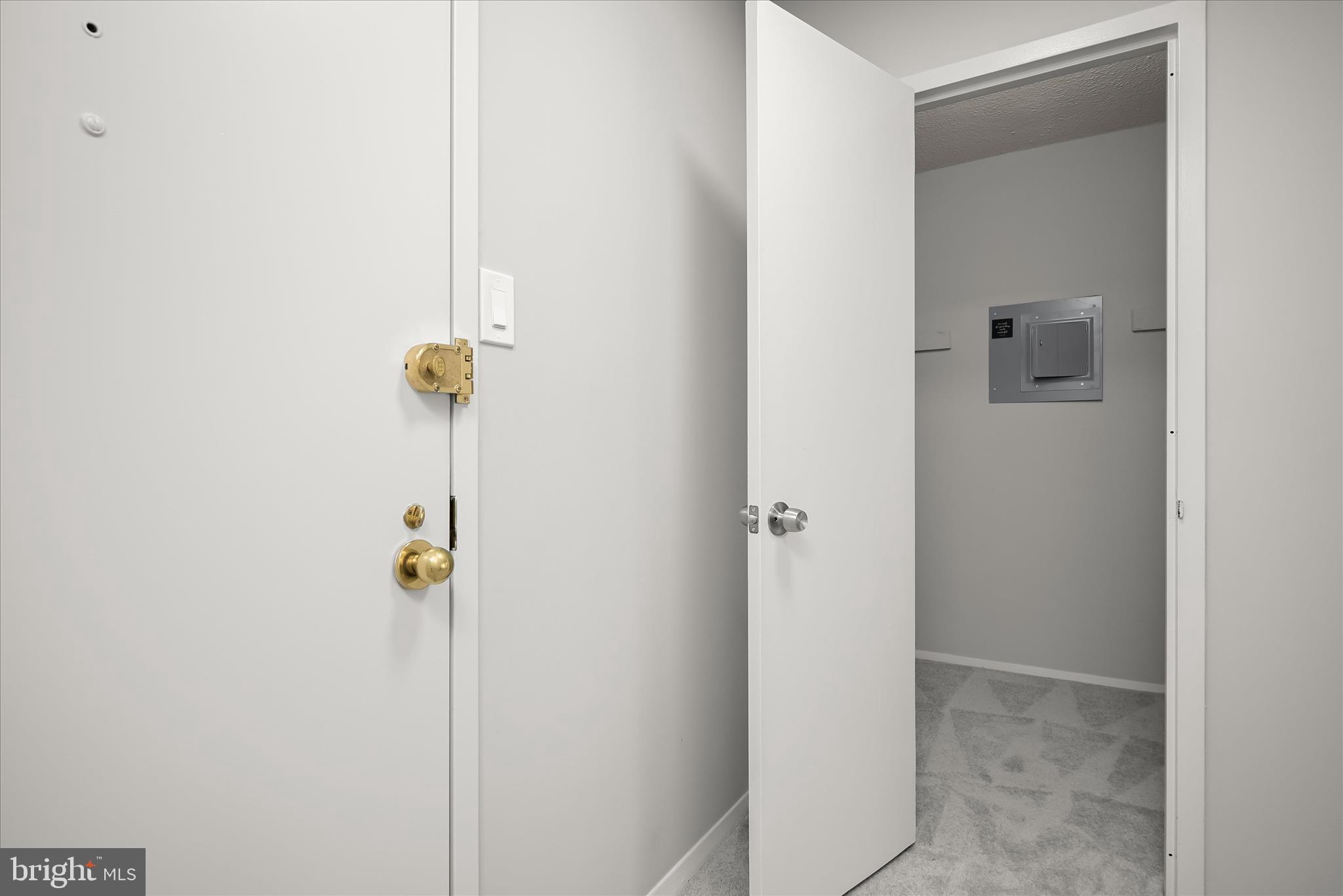 TOWERS IN WESTCHESTER PARK - Residential