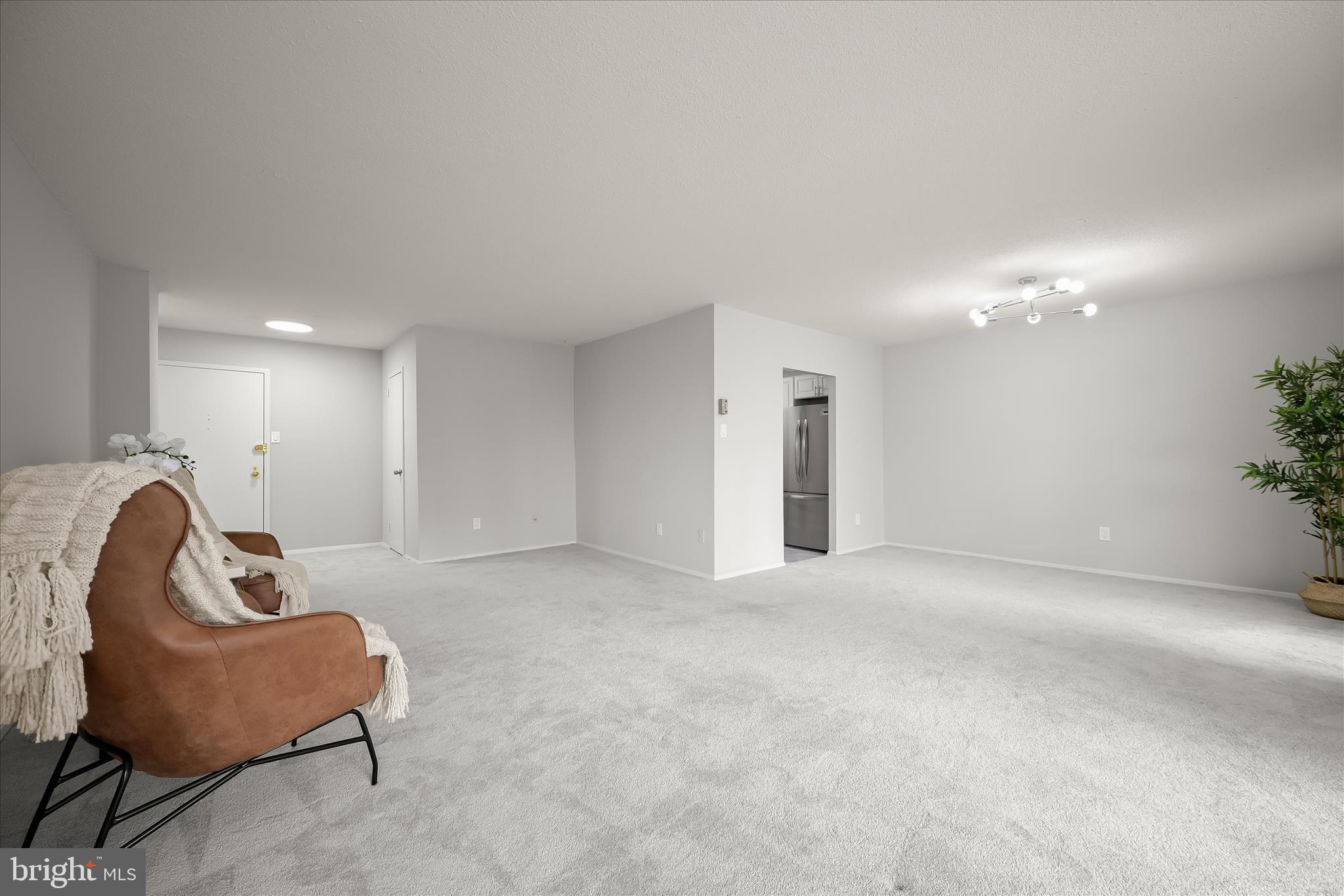 TOWERS IN WESTCHESTER PARK - Residential