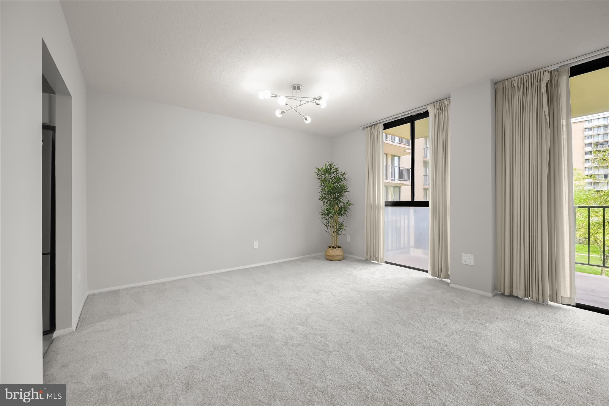 TOWERS IN WESTCHESTER PARK - Residential