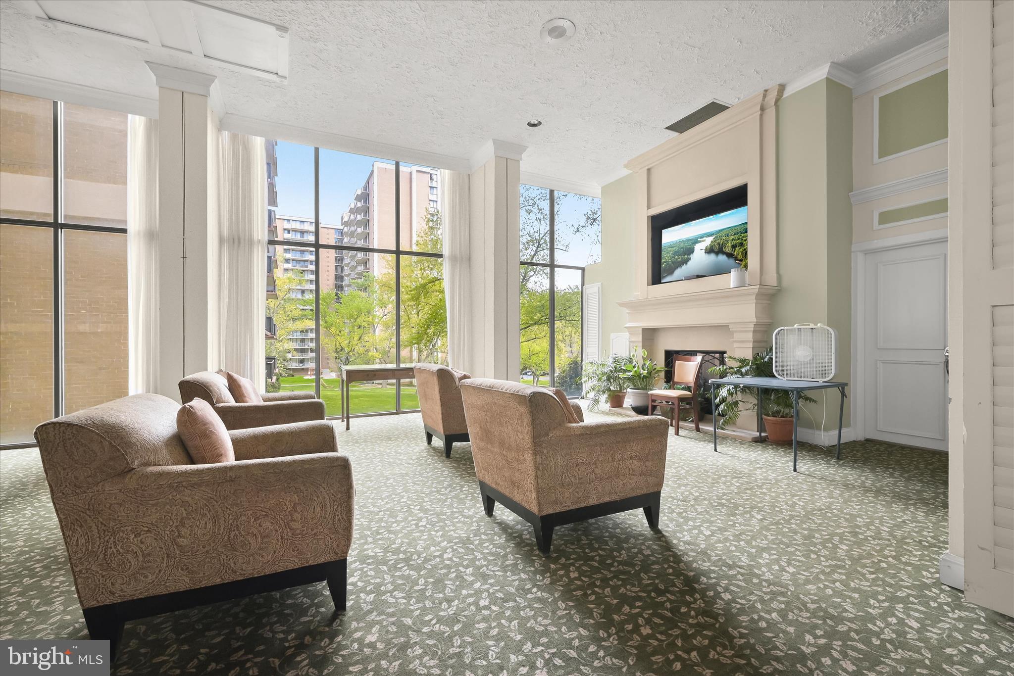 TOWERS IN WESTCHESTER PARK - Residential