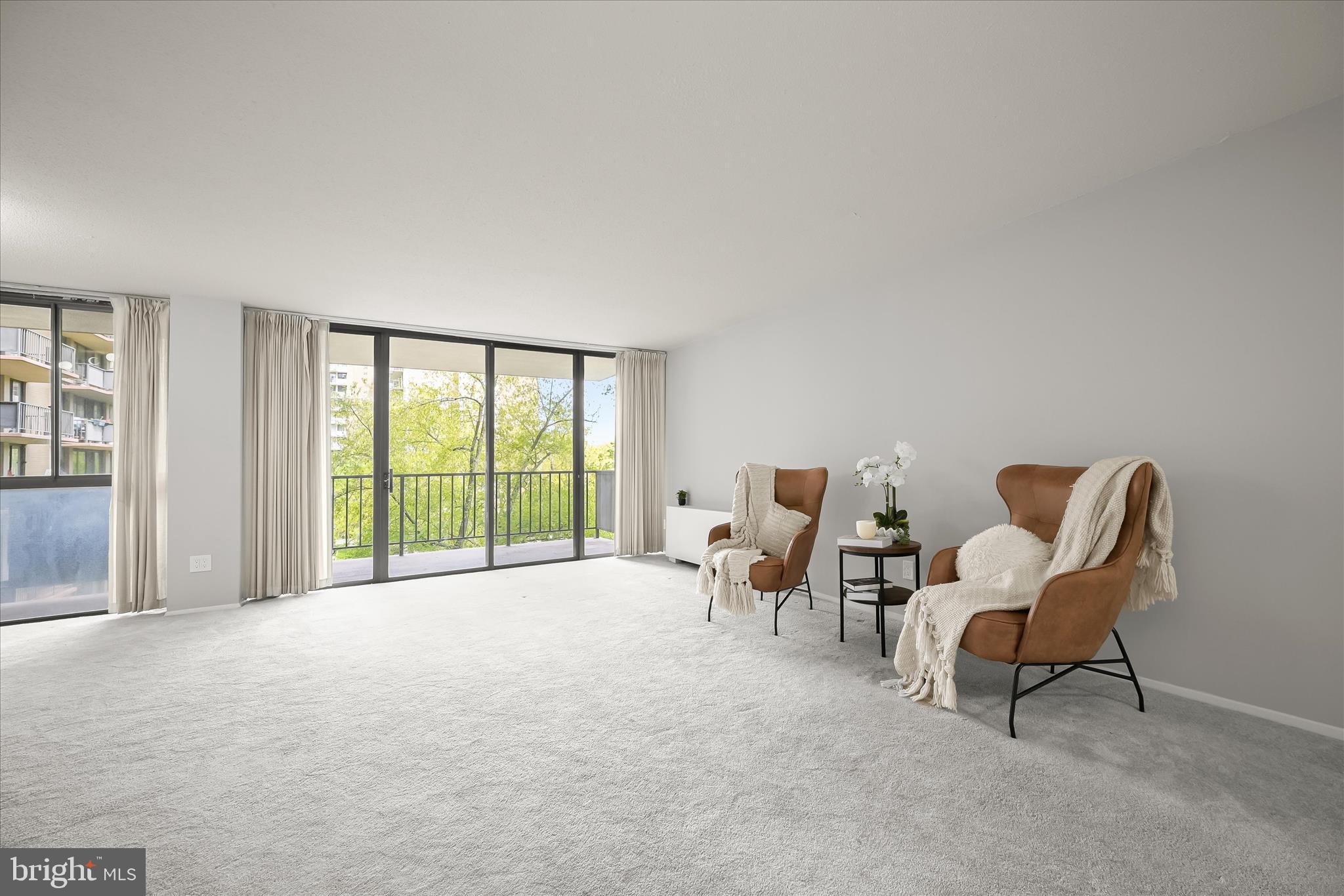 TOWERS IN WESTCHESTER PARK - Residential