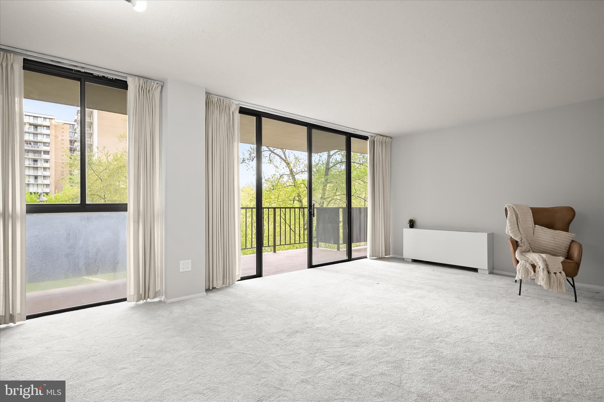 TOWERS IN WESTCHESTER PARK - Residential