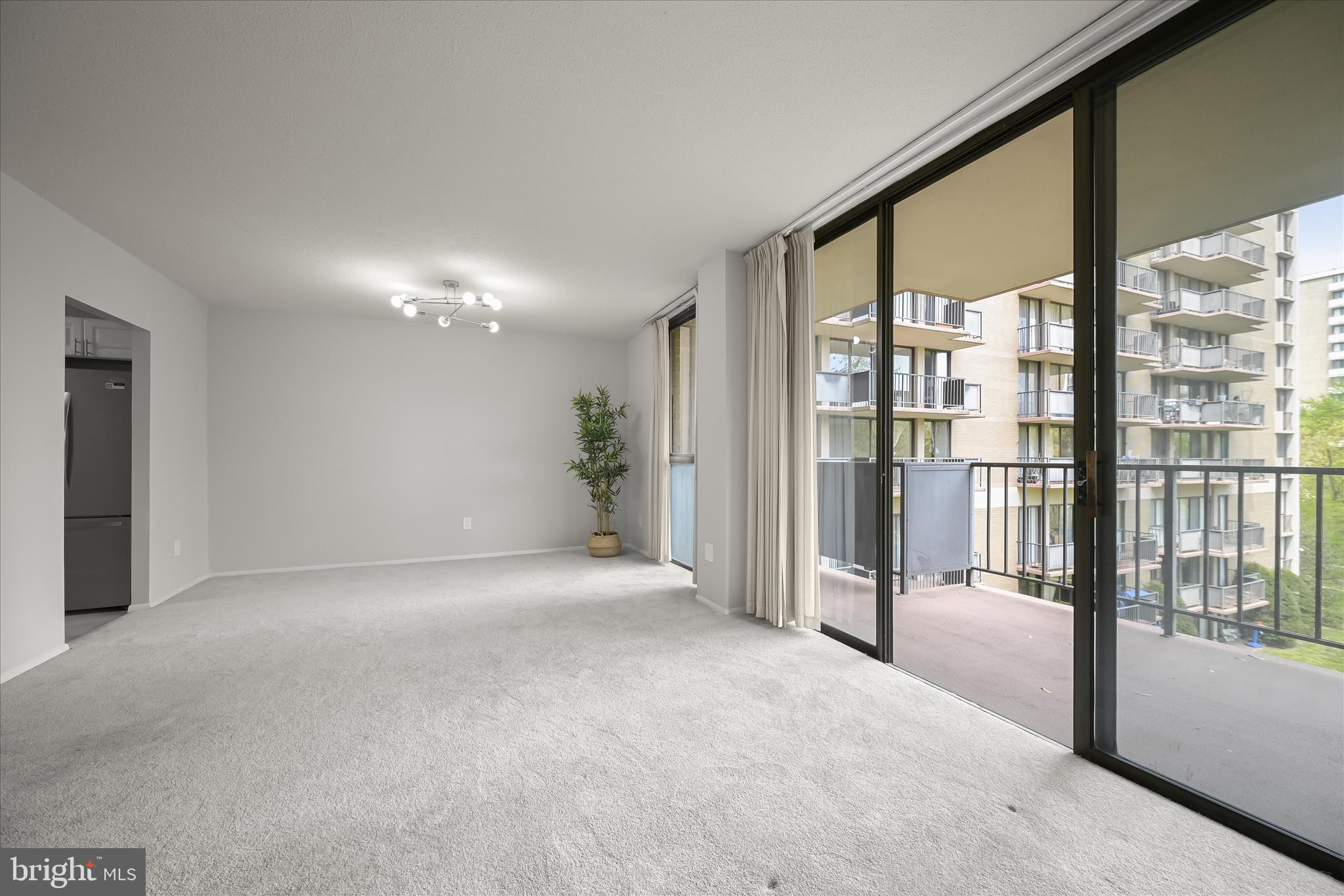 TOWERS IN WESTCHESTER PARK - Residential