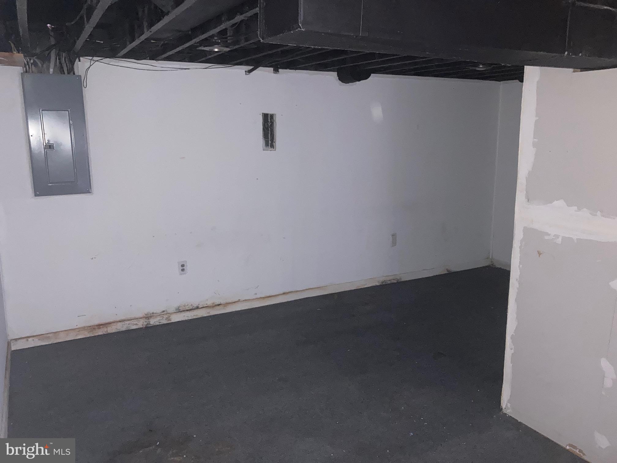 ANDREWS VILLAGE CONDOMIN - Residential