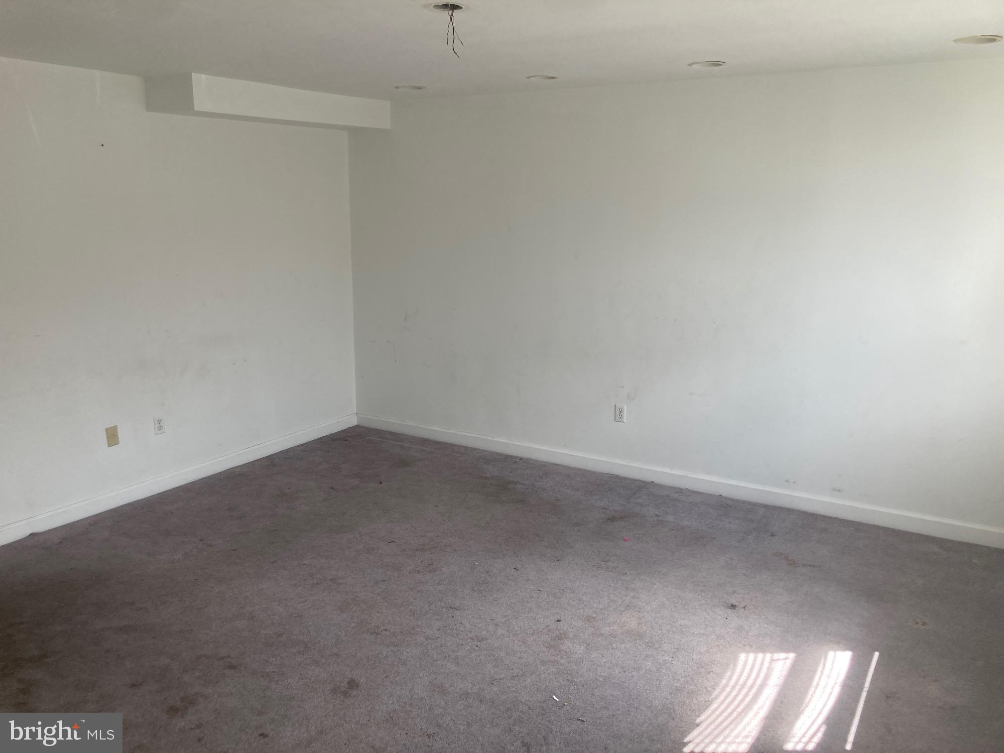 ANDREWS VILLAGE CONDOMIN - Residential