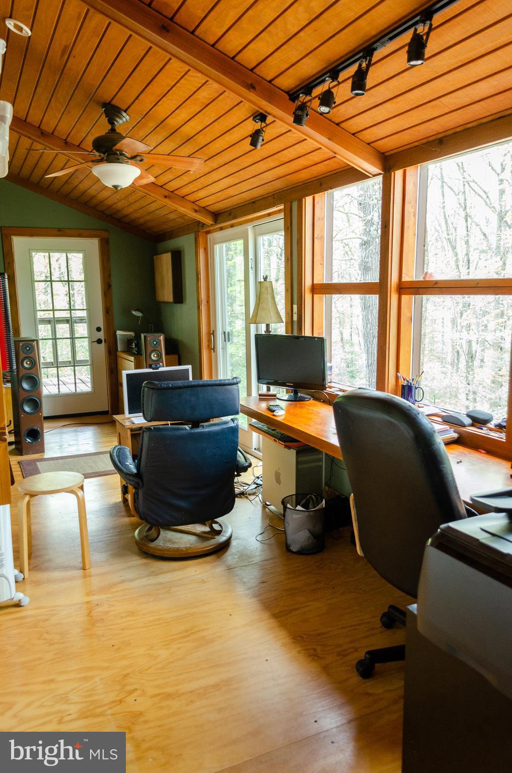 DUNDRIDGE FARM - Residential Lease