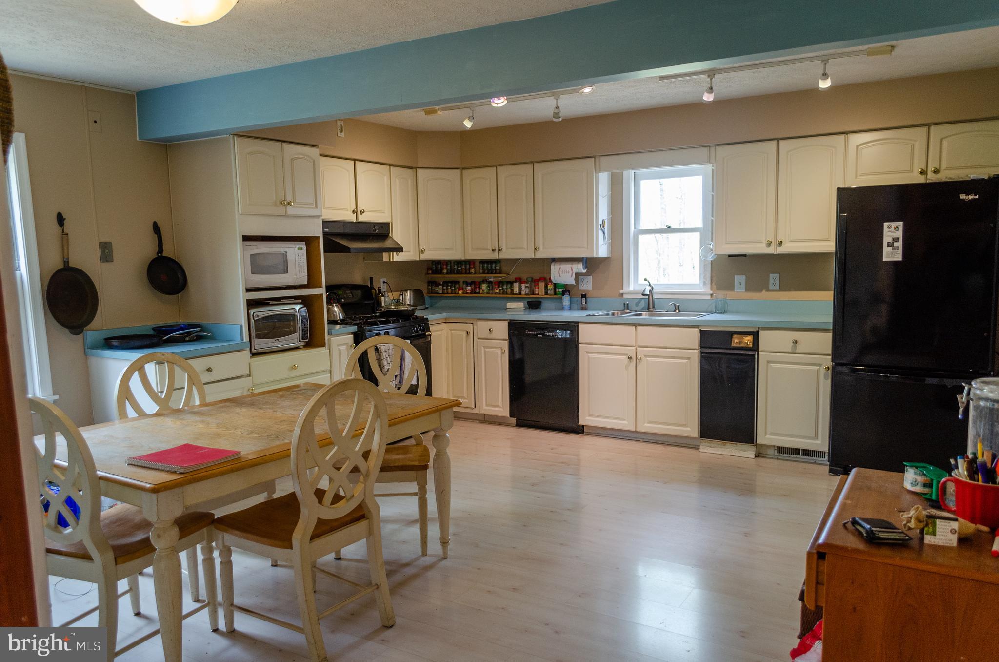 DUNDRIDGE FARM - Residential Lease