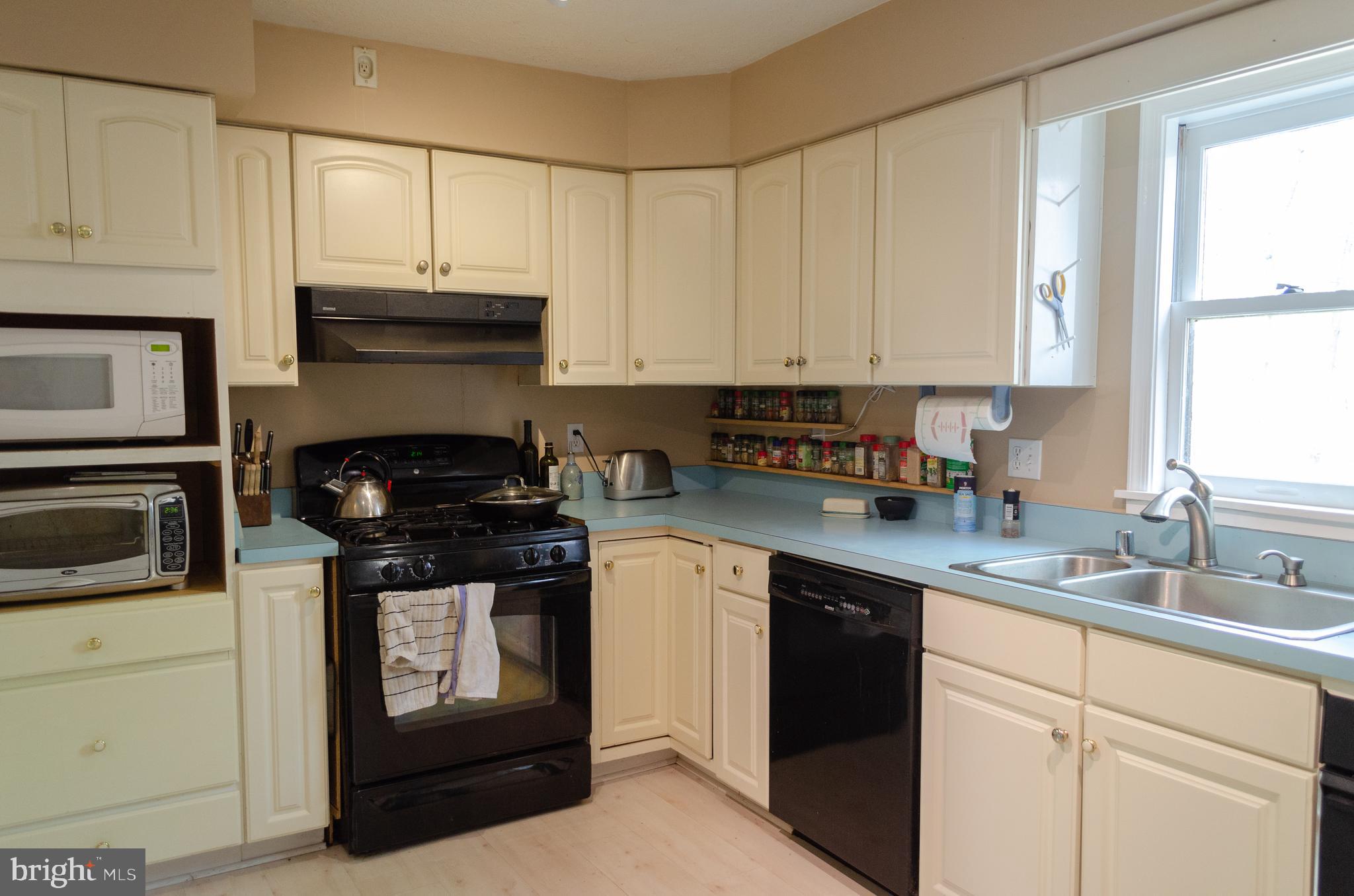 DUNDRIDGE FARM - Residential Lease