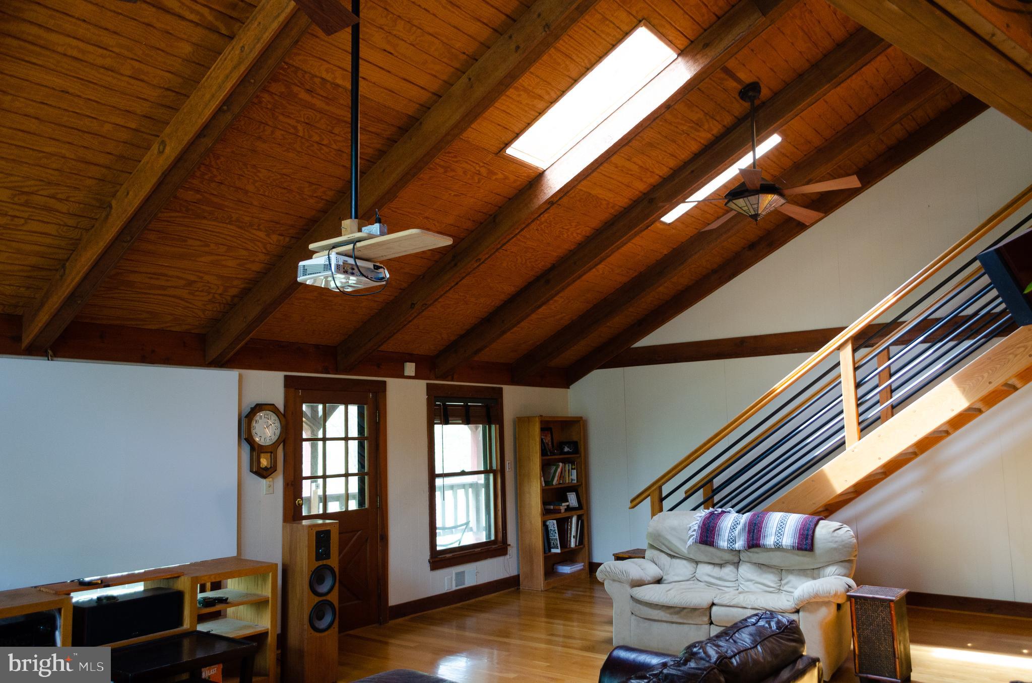 DUNDRIDGE FARM - Residential Lease