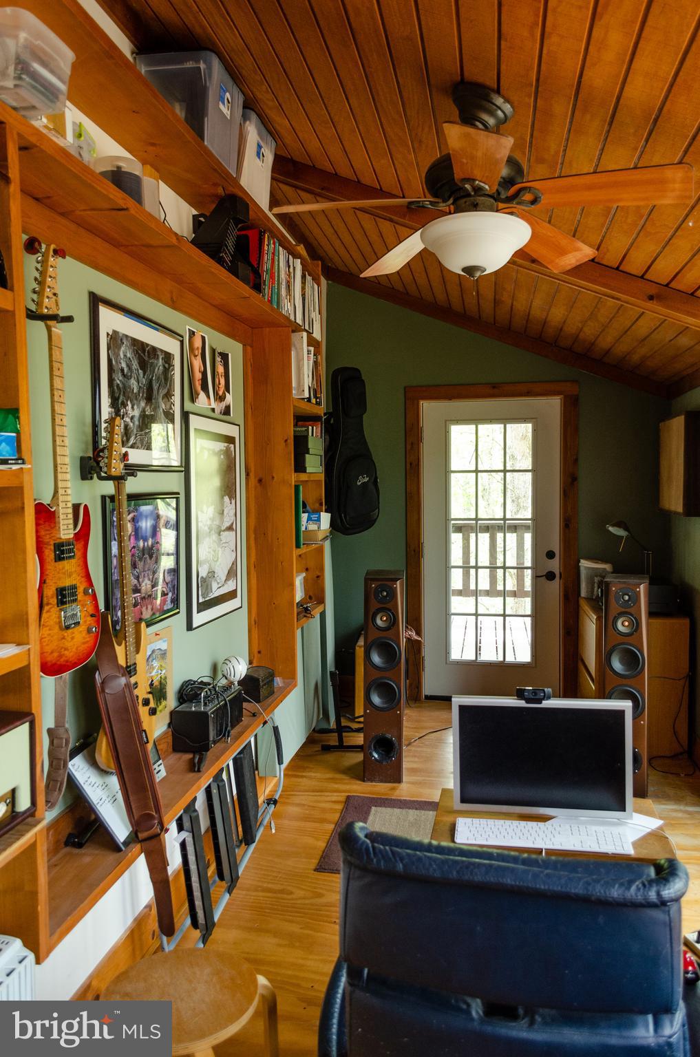 DUNDRIDGE FARM - Residential Lease