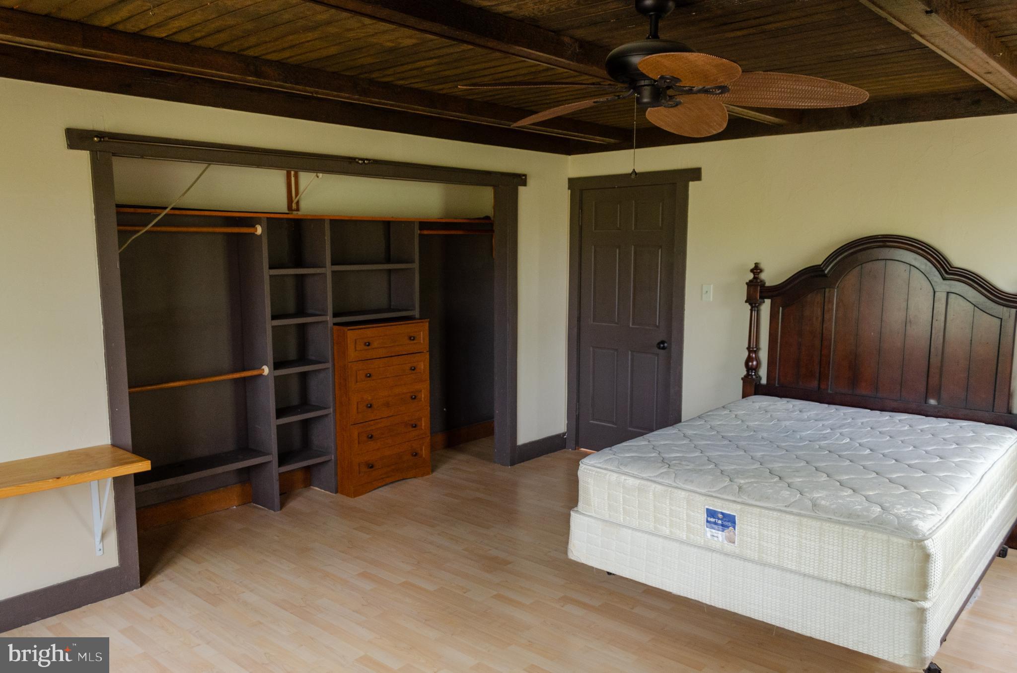 DUNDRIDGE FARM - Residential Lease