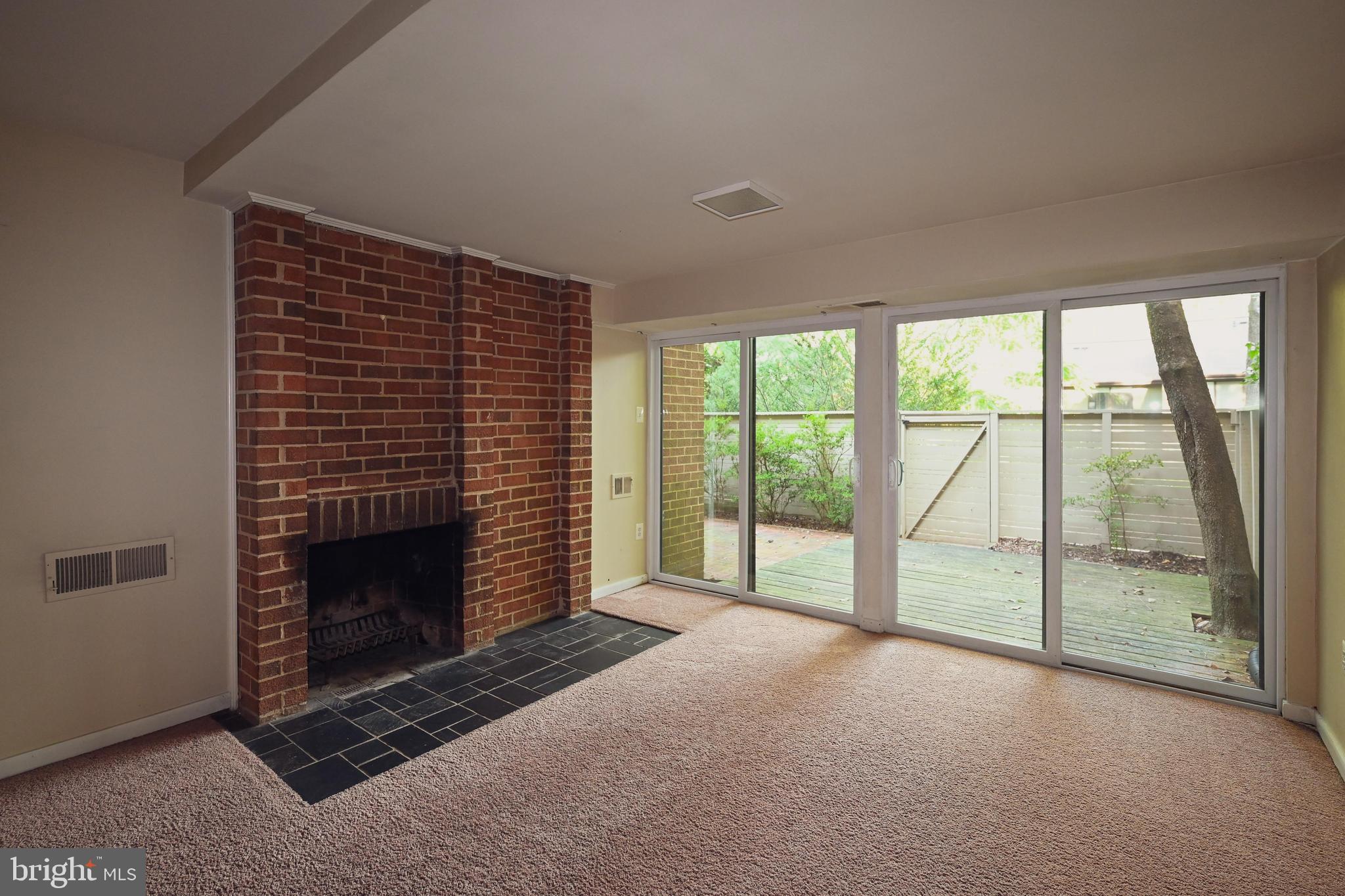 HUNTERS GREEN - Residential Lease