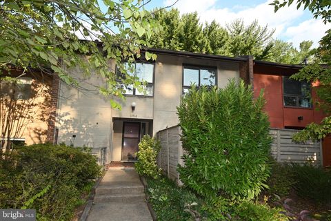 11768 INDIAN RIDGE ROAD RESTON VA 20191