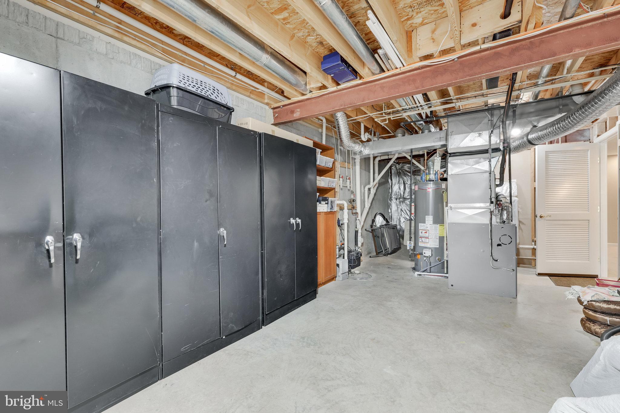 ASHBURN VILLAGE - Residential