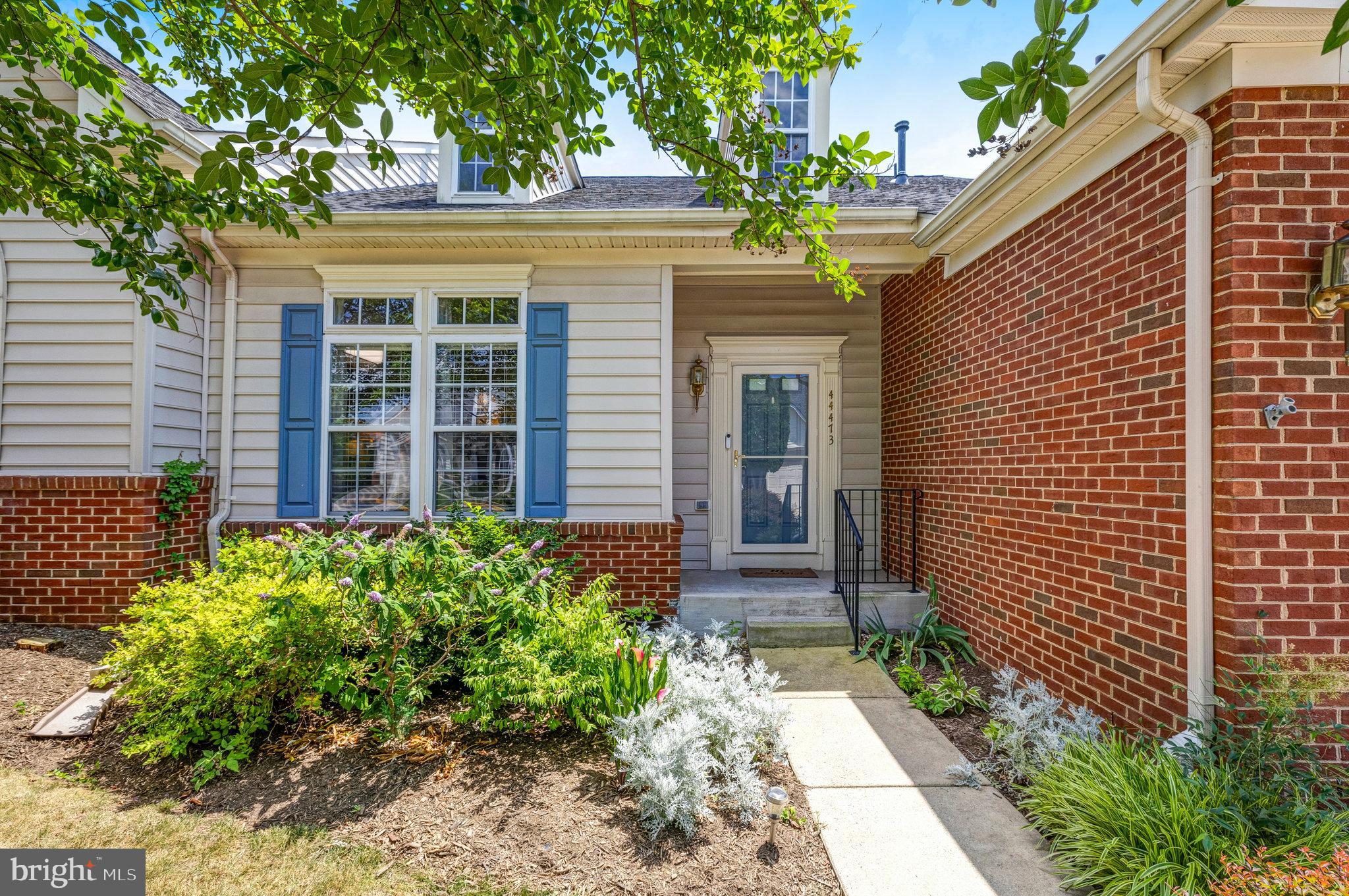 ASHBURN VILLAGE - Residential