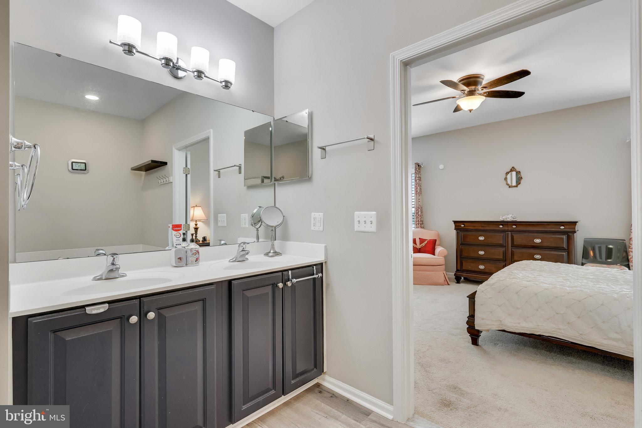 ASHBURN VILLAGE - Residential