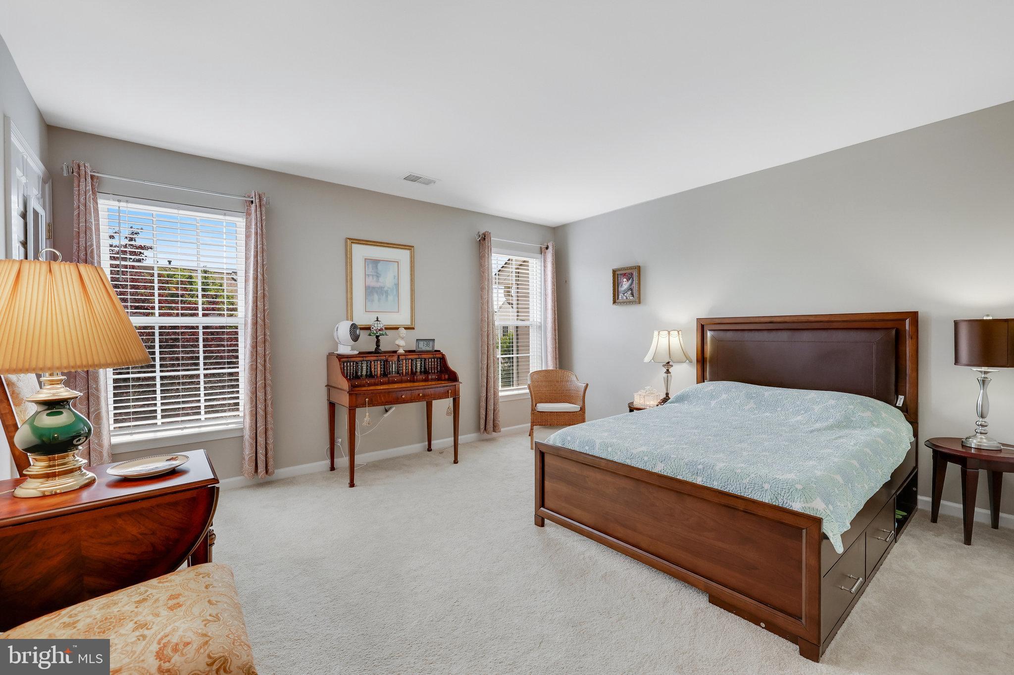 ASHBURN VILLAGE - Residential