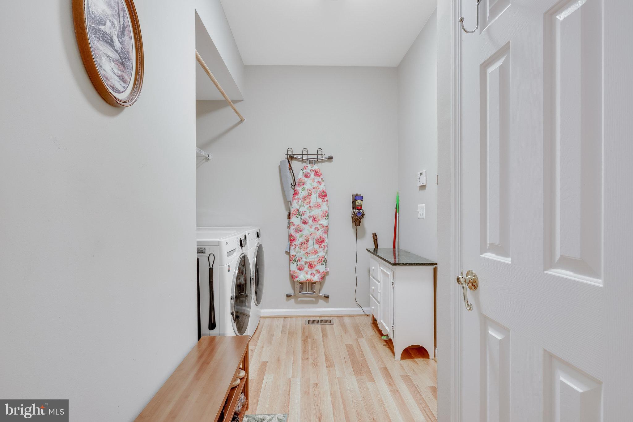 ASHBURN VILLAGE - Residential