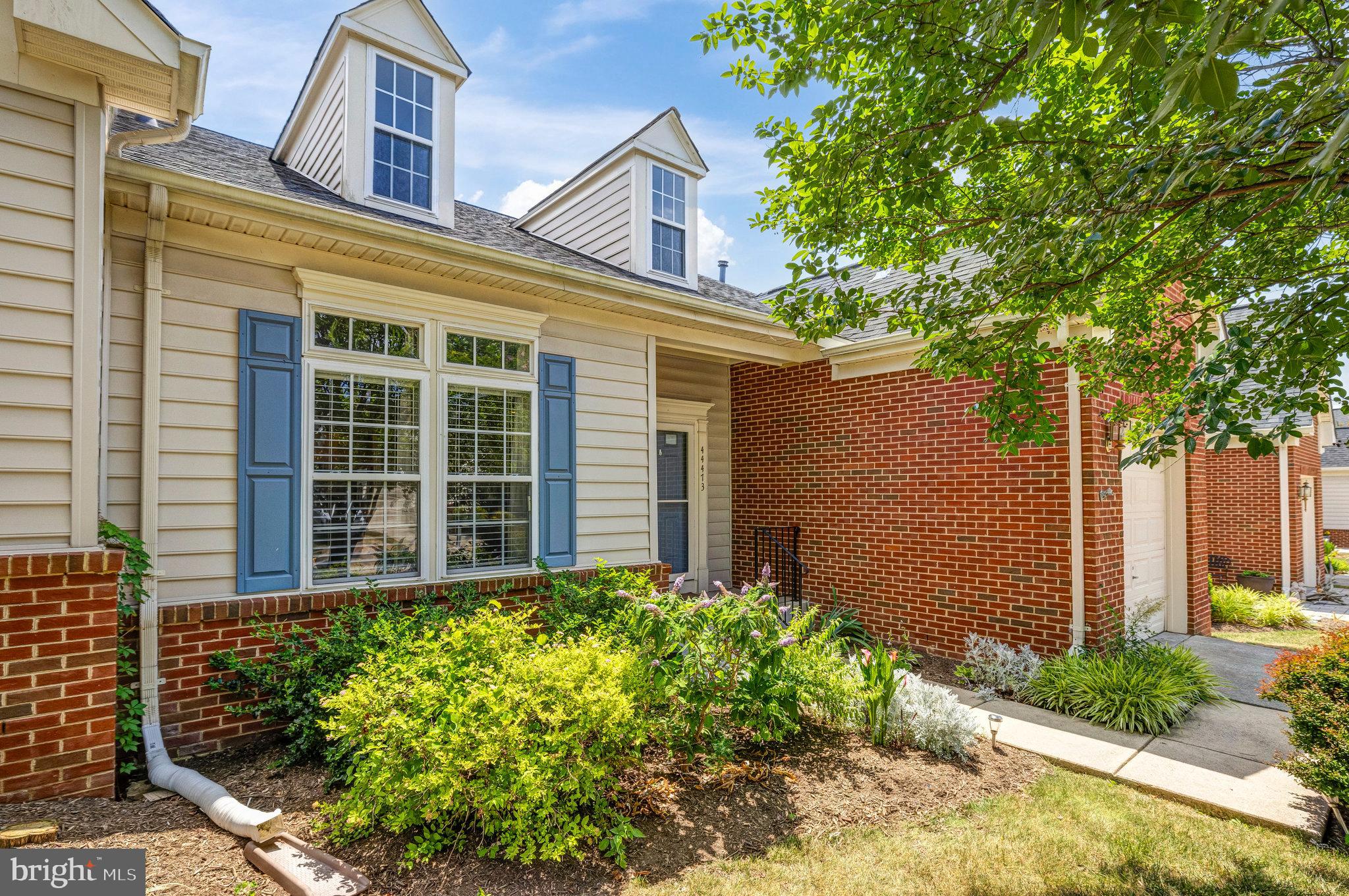 ASHBURN VILLAGE - Residential