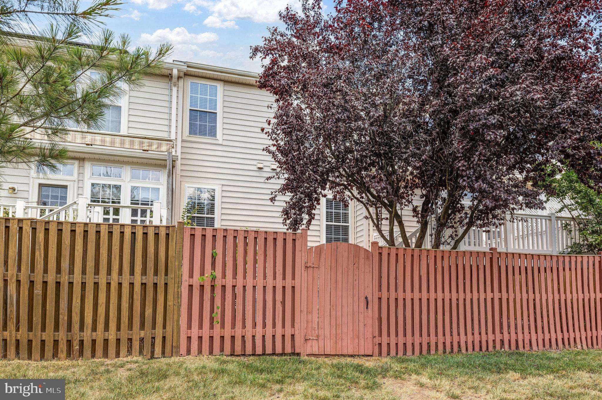 ASHBURN VILLAGE - Residential