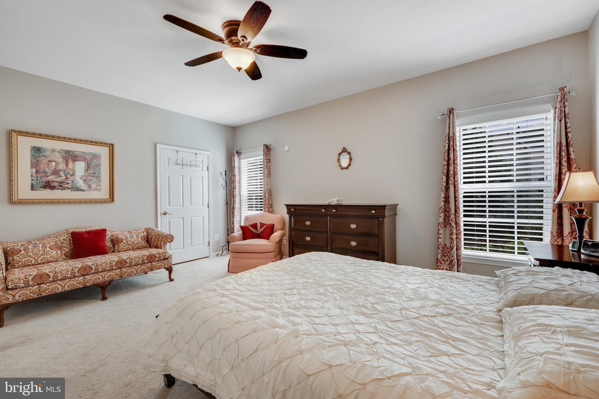 ASHBURN VILLAGE - Residential