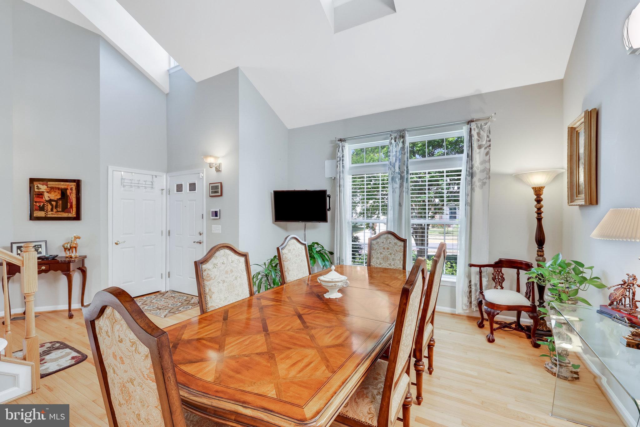 ASHBURN VILLAGE - Residential