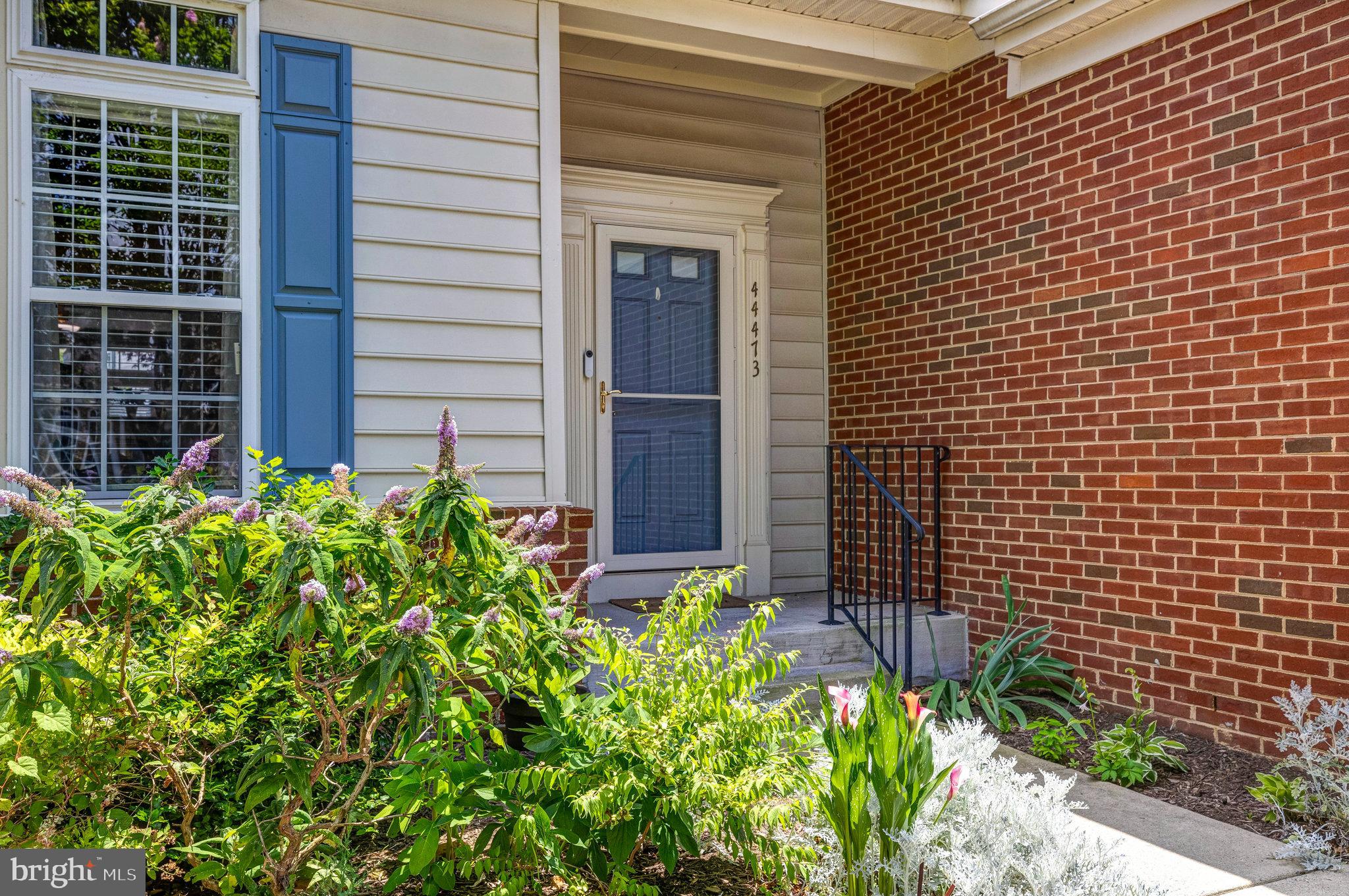 ASHBURN VILLAGE - Residential