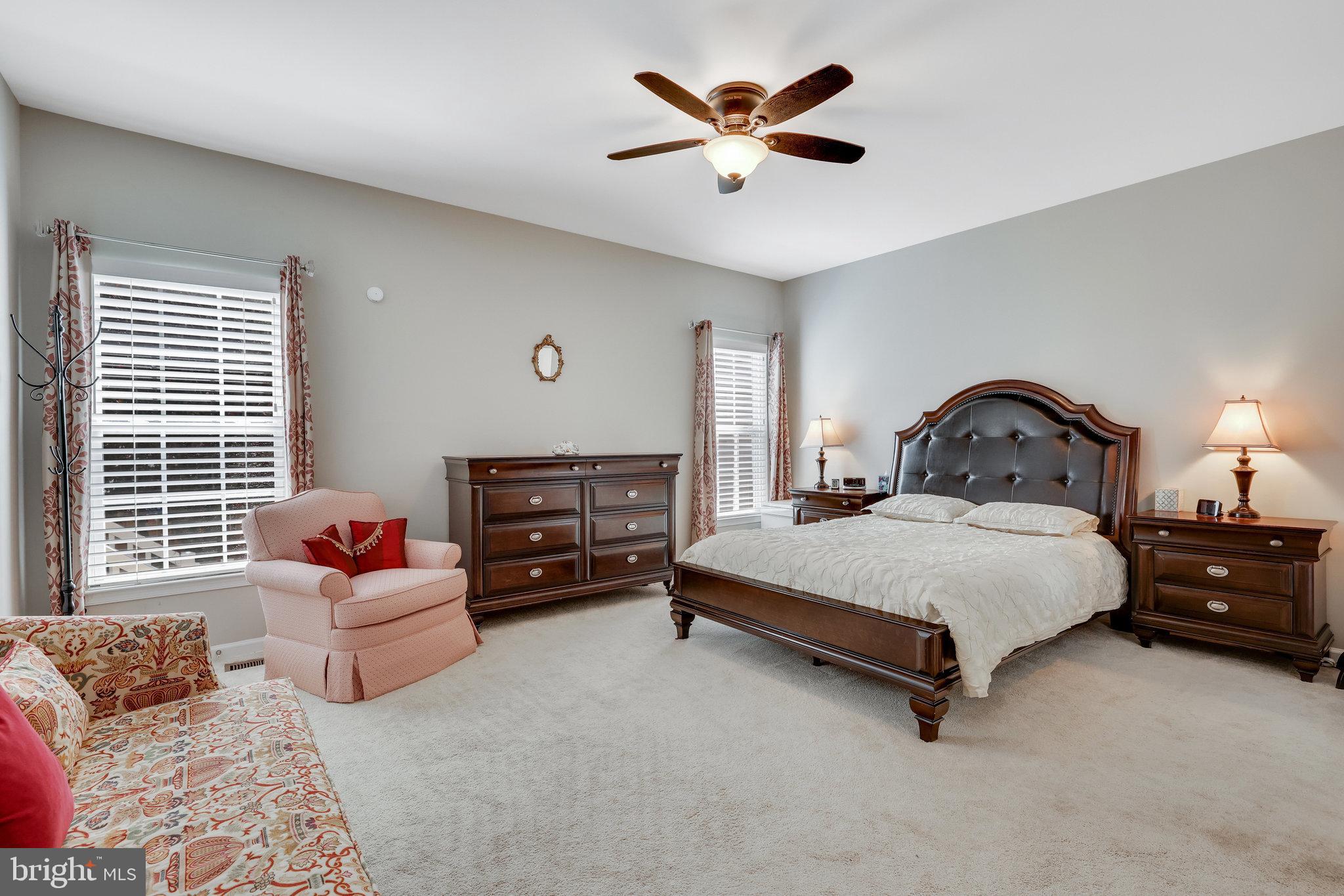 ASHBURN VILLAGE - Residential