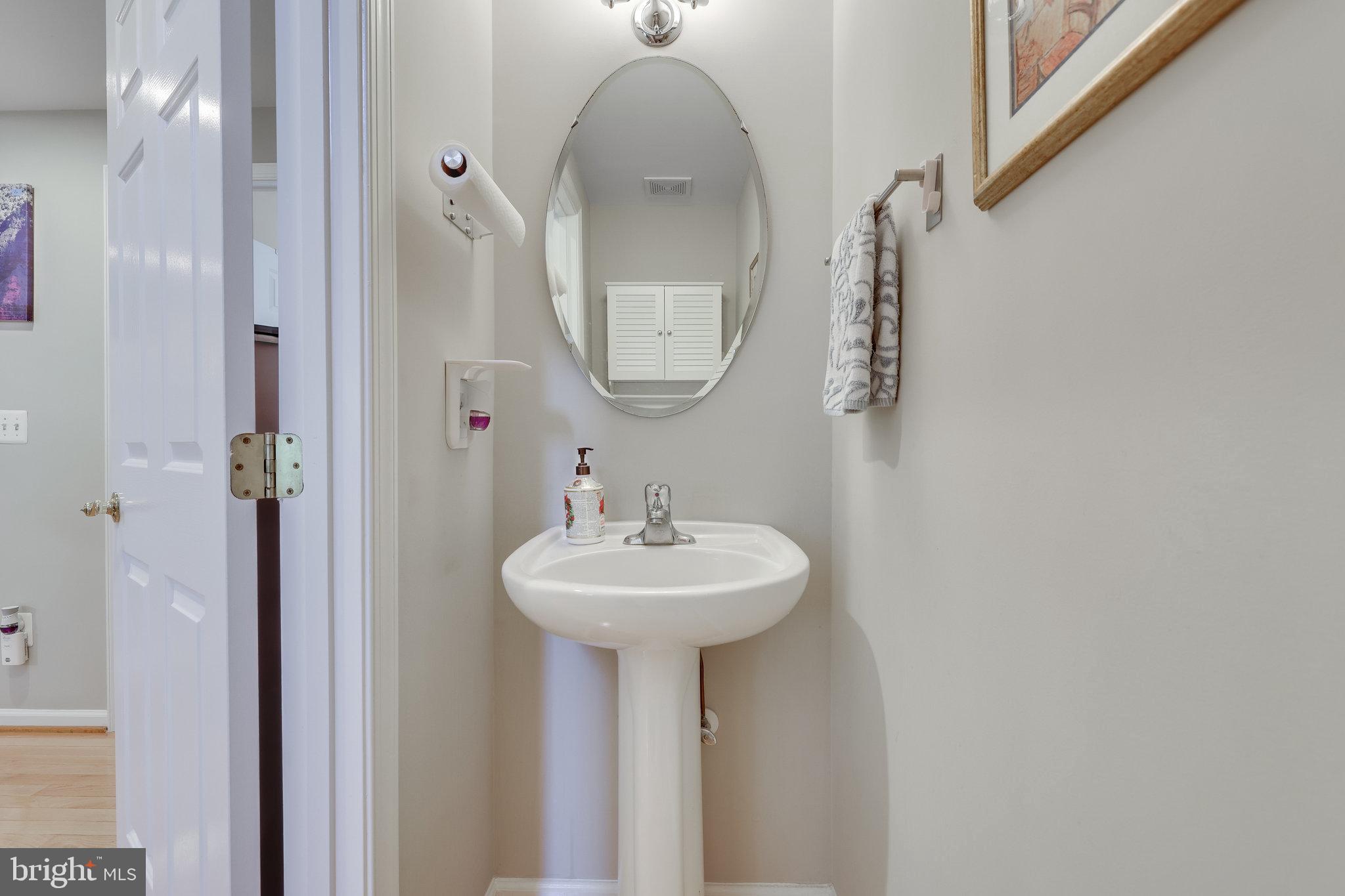 ASHBURN VILLAGE - Residential