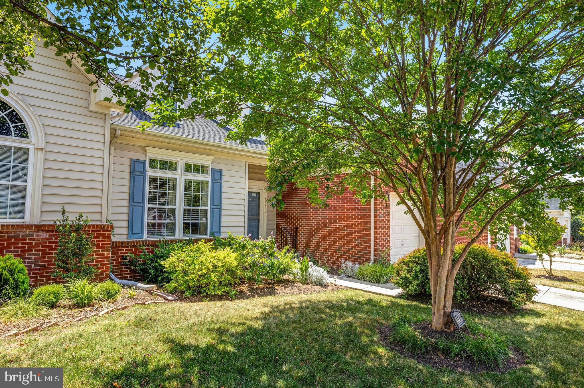 ASHBURN VILLAGE - Residential