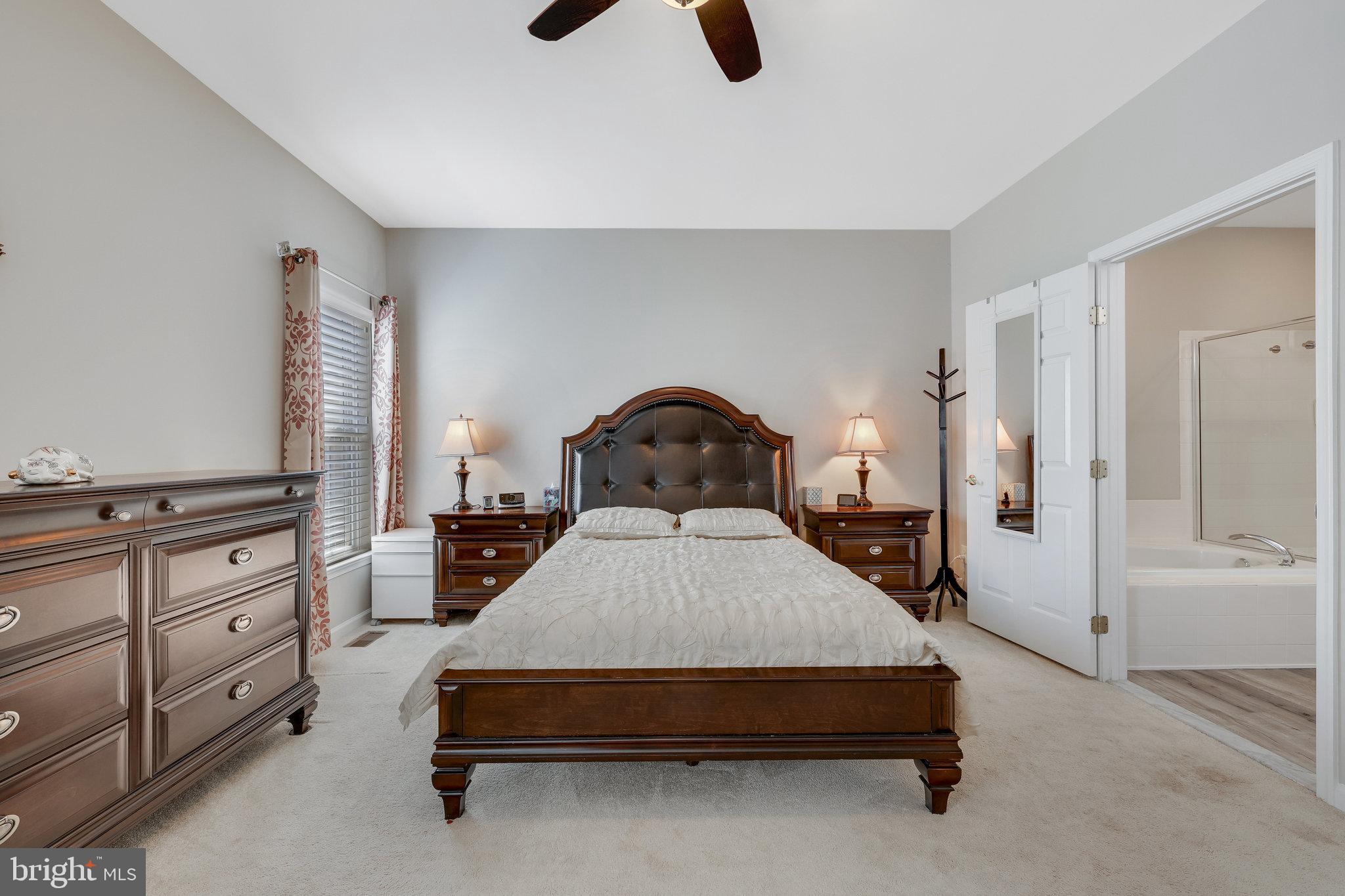 ASHBURN VILLAGE - Residential