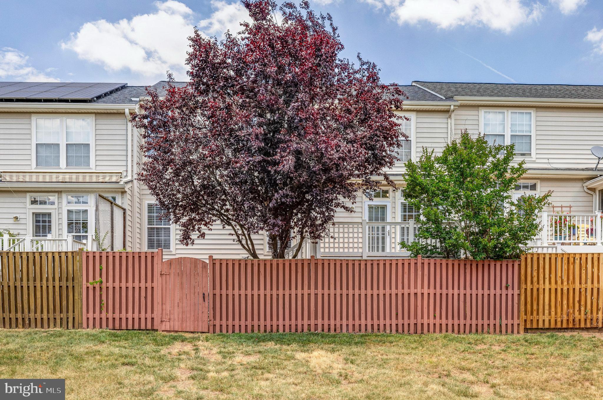 ASHBURN VILLAGE - Residential