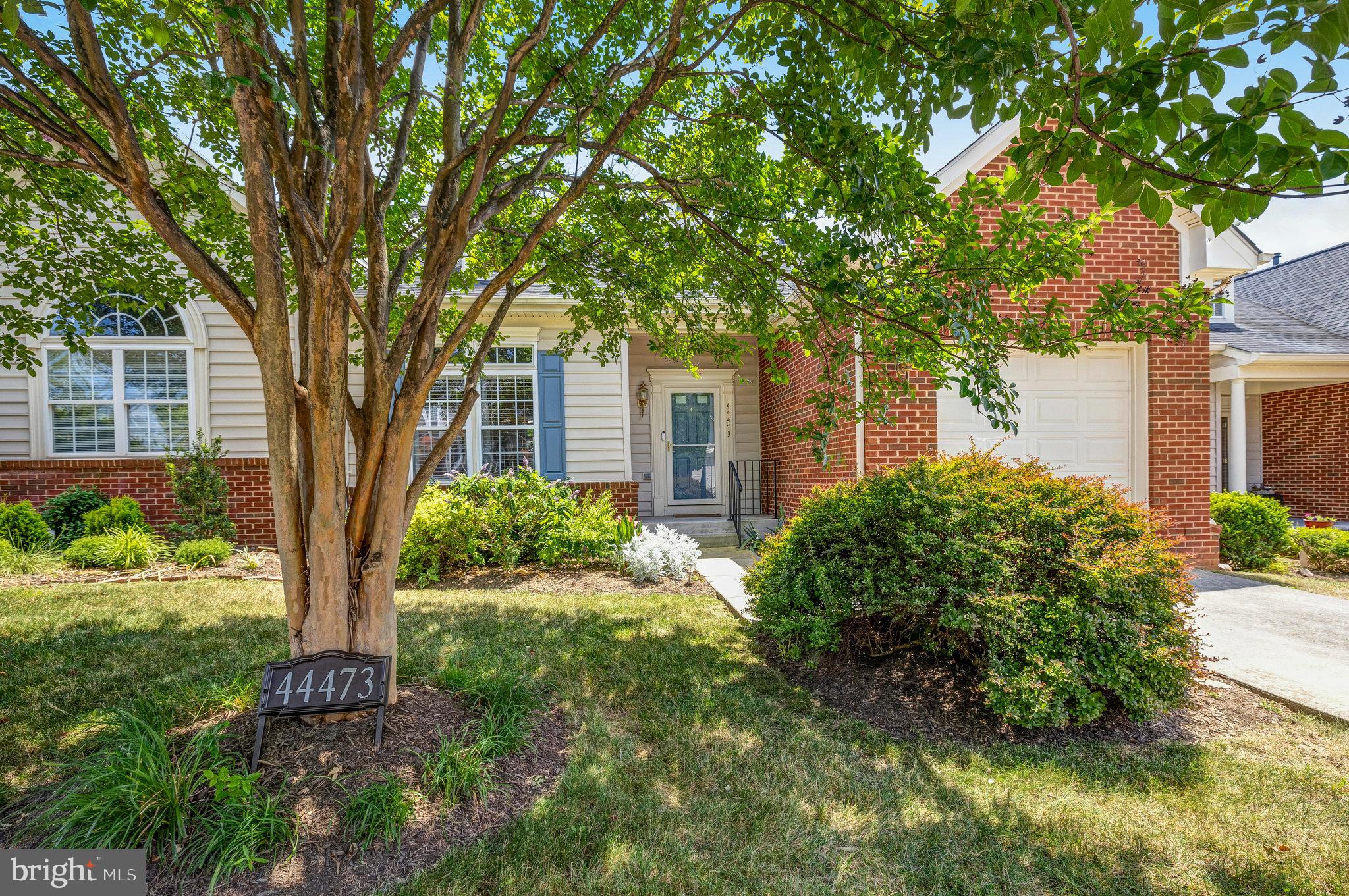 ASHBURN VILLAGE - Residential