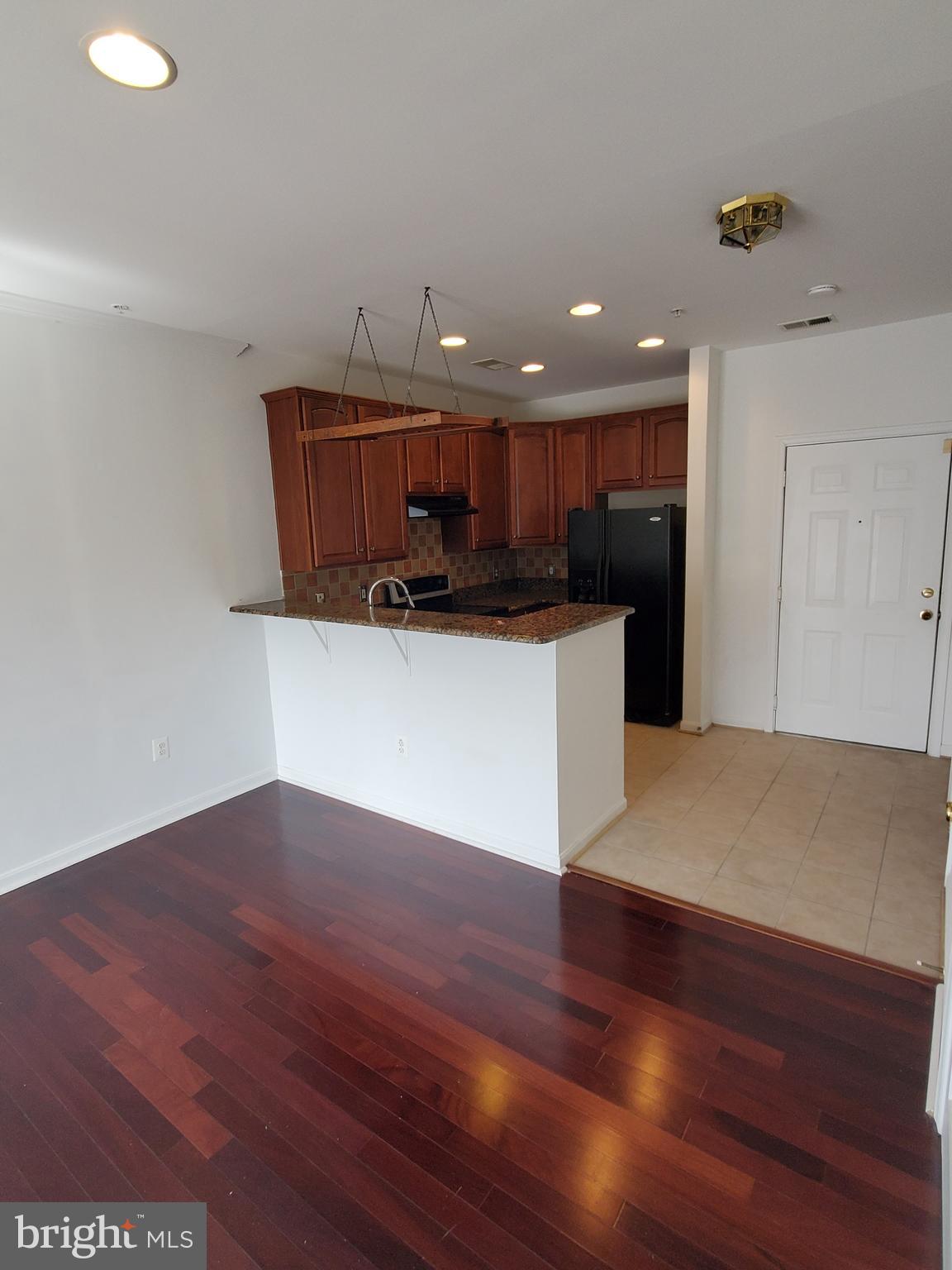 BOWIE TOWERS - Residential Lease