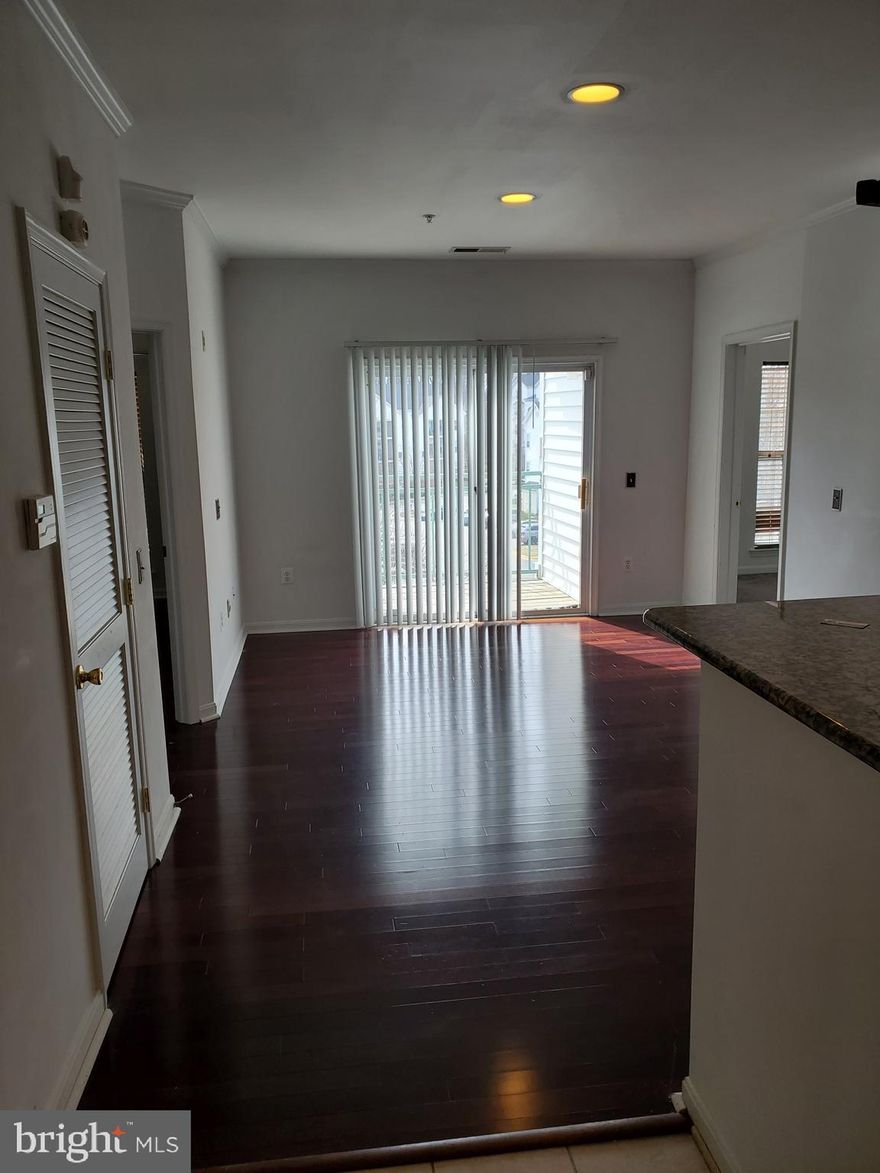BEAUTIFUL 2 BEDROOMS AND 2 BTHS CONDO IN A GREAT LOCATION, CLOSE TO EVERYTHING.AND IN GREAT CINDITION.  WOOD FLOOR, BEAUTIFUL KITCHEN WITH GRANITE COUNTERTOP, DECK. ELEVATOR, SECURITY ENTRANCE, GATED COMMUNITY AND WALKING DISTANCE TO SWIMMING POOL, PARK, CLUBHOUSE, POND AND TRAIL, AND JUST WALKING DISTANCE FROM BOWIE TOWN CENTER FOR SHOPS, RESTURANTS, AND A WHOLE LOT.  CONTACT AGENT FOR MORE INFORMATION!!!    ONLINE APPLICATION AT RENTSPREE