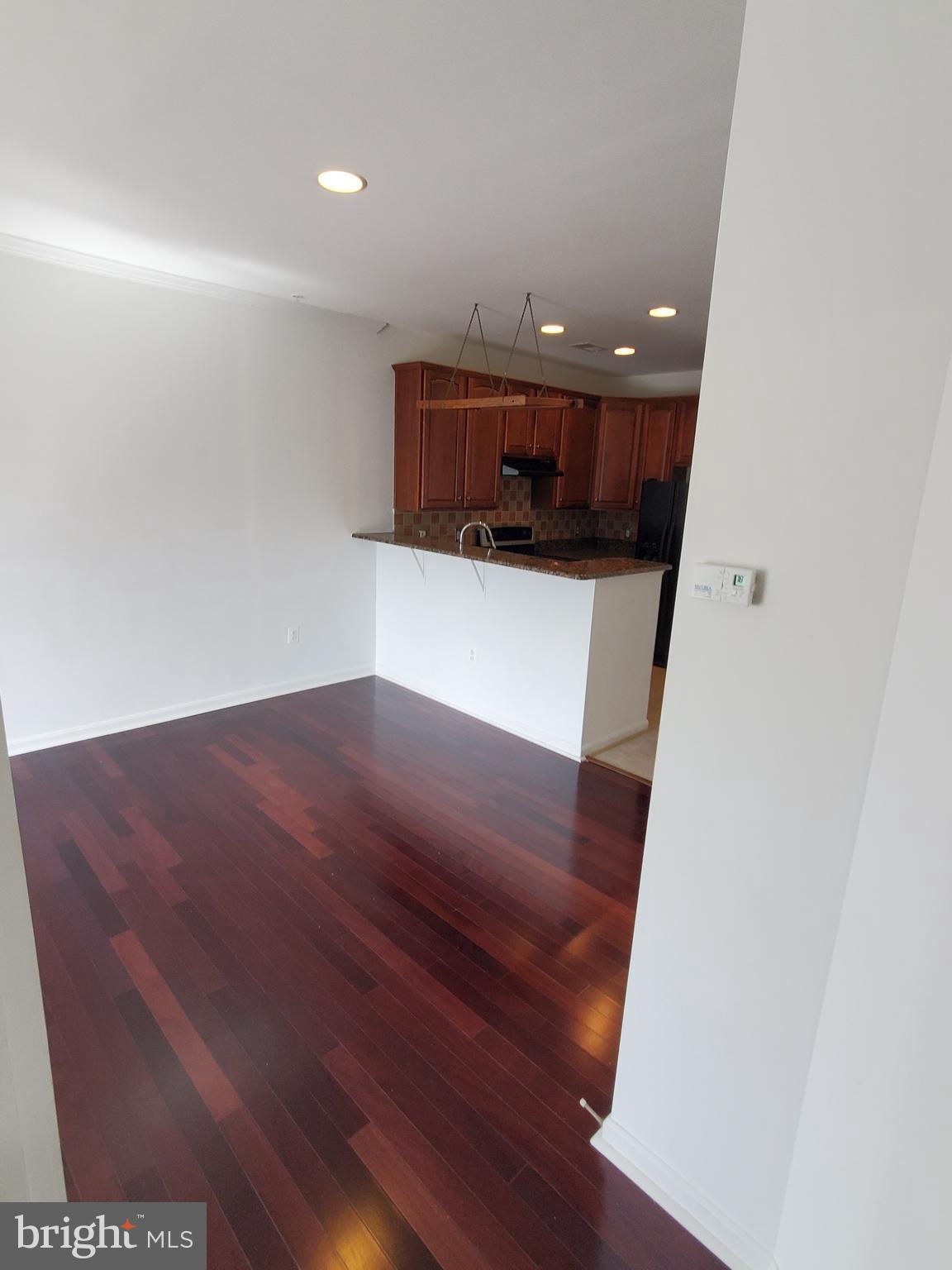 BOWIE TOWERS - Residential Lease