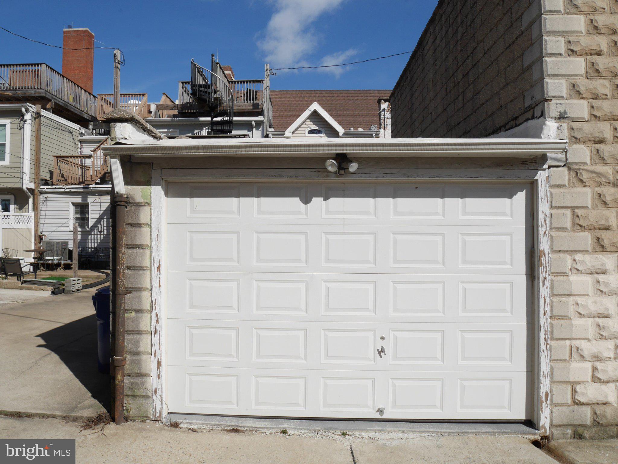 816 S HIGHLAND AVENUE