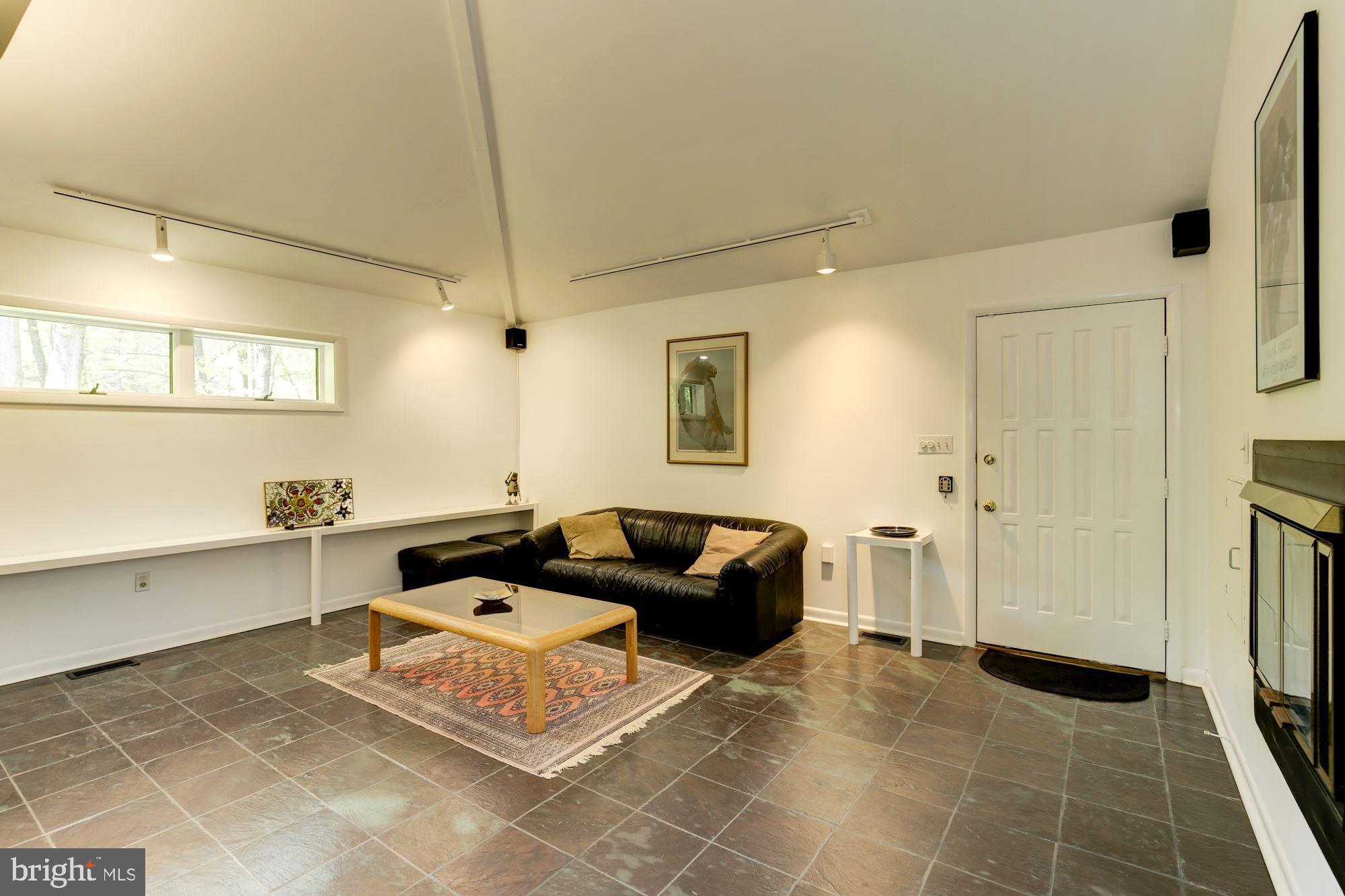 HIGHLAND - Residential