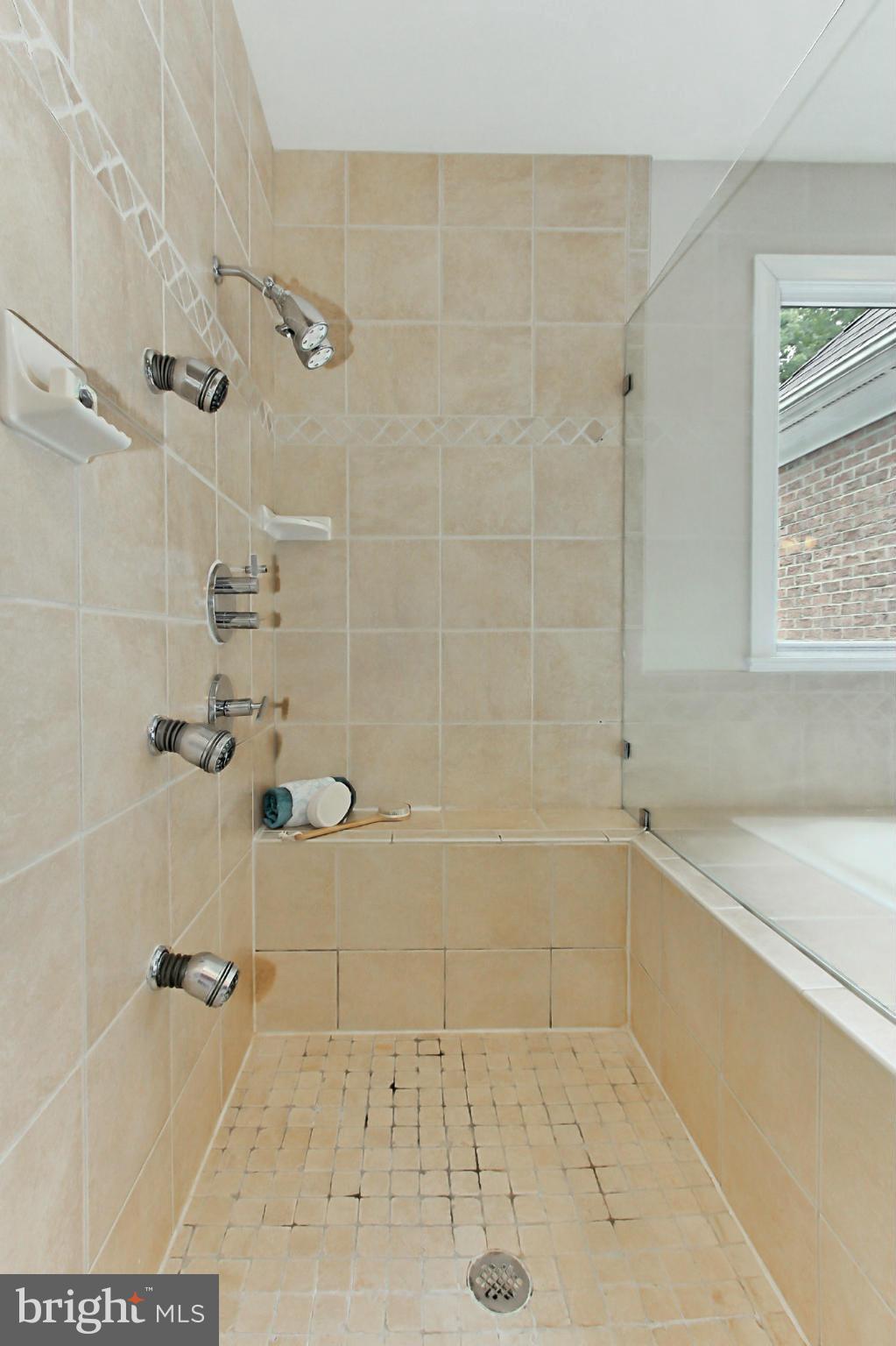 JACKSON HILLS - Residential