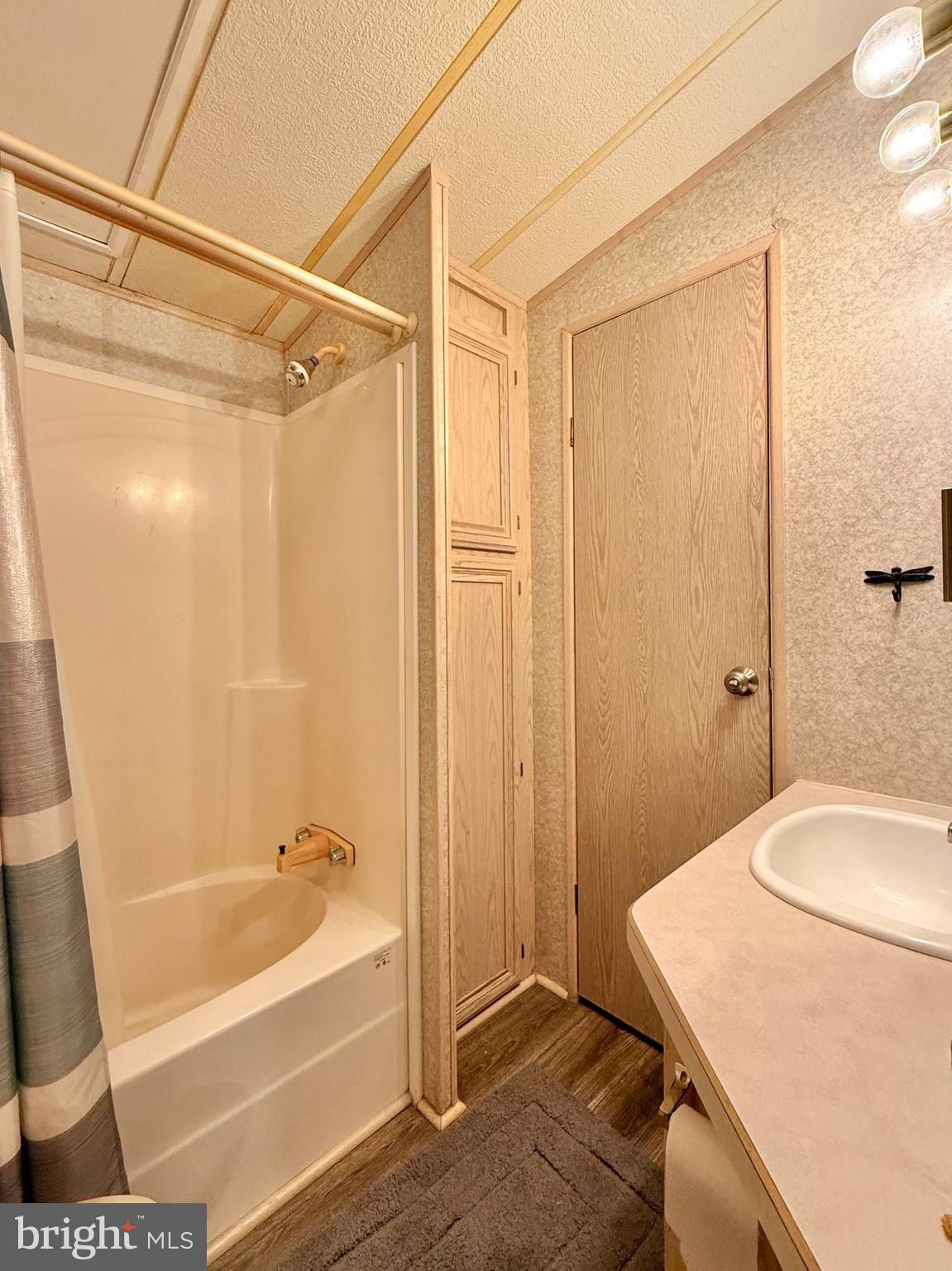 HOLLY LAKE RESORT - Residential