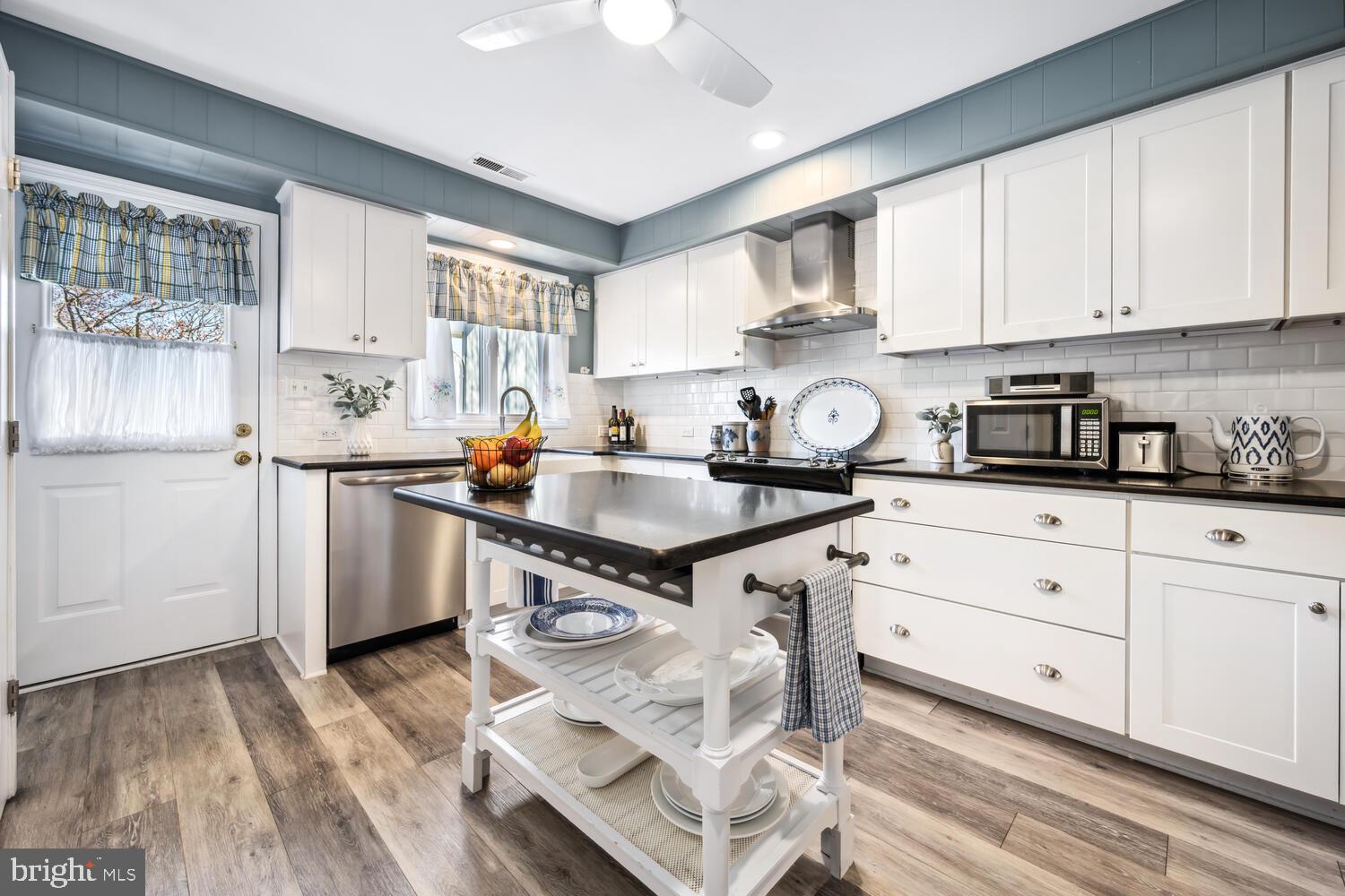 GULL WING VILLAS - Residential