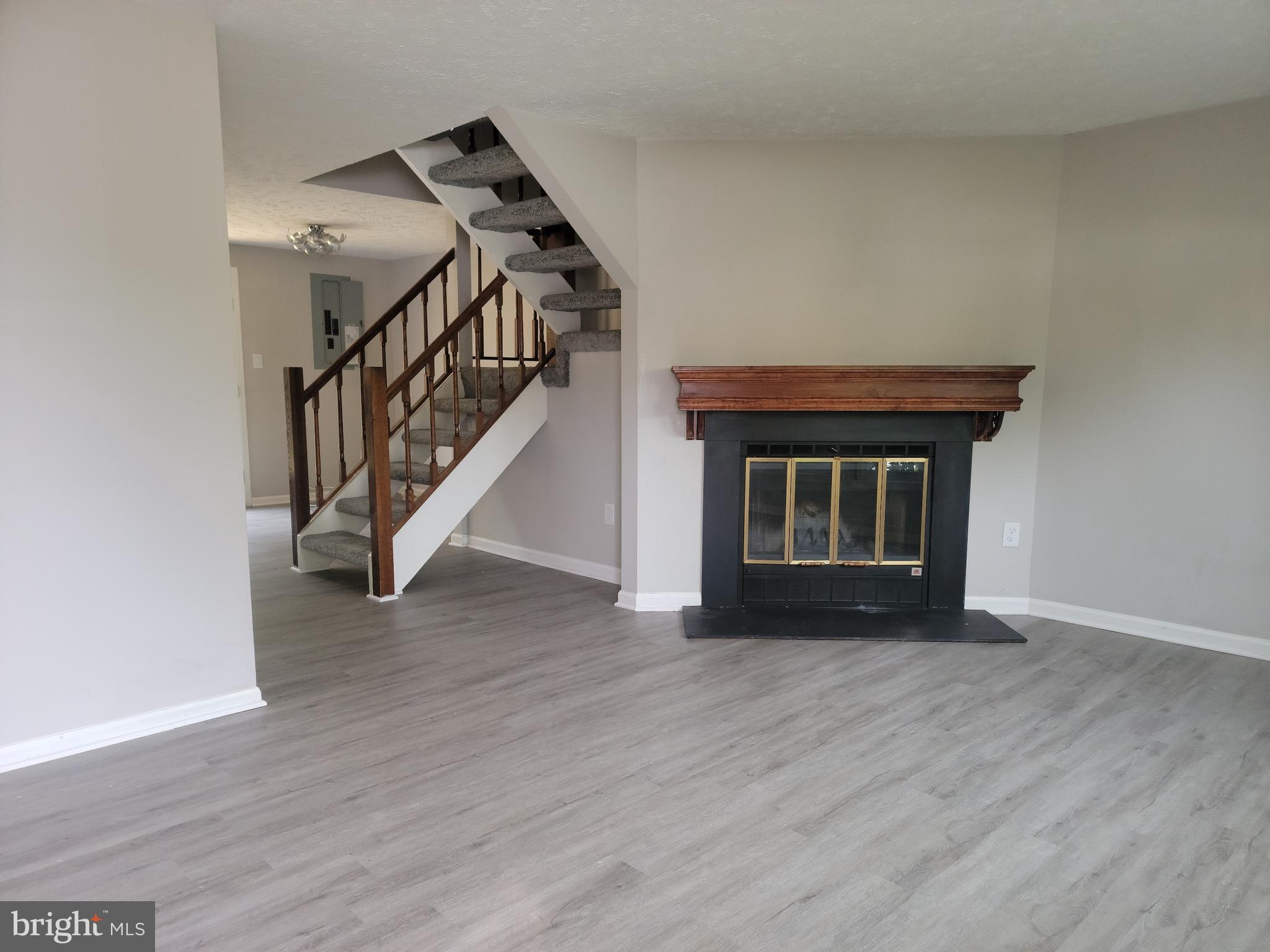 POHICK VILLAGE - Residential Lease