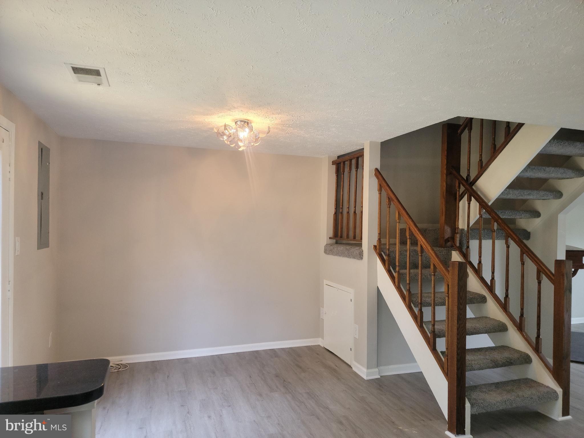 POHICK VILLAGE - Residential Lease