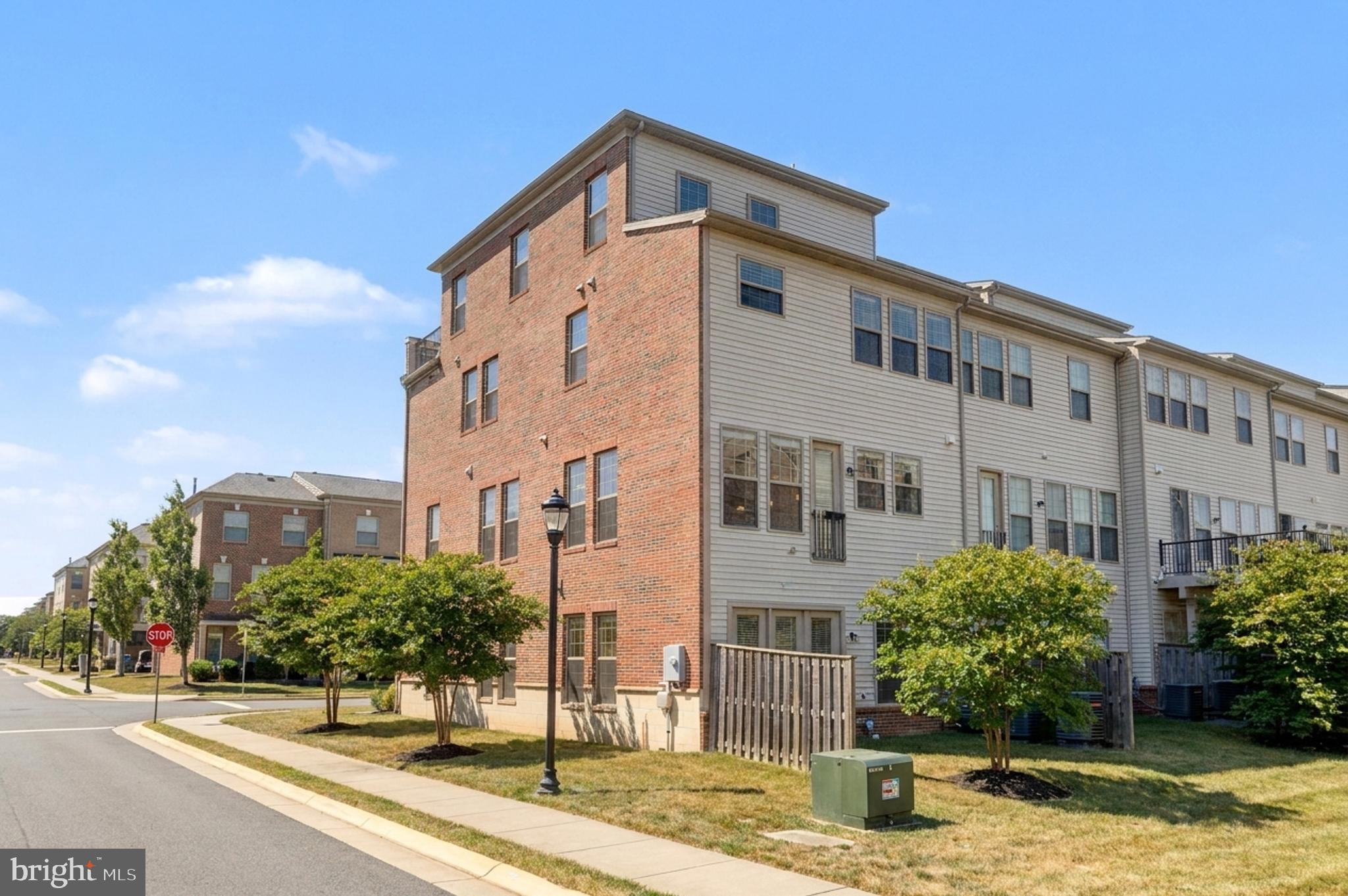 23398 EPPERSON SQUARE