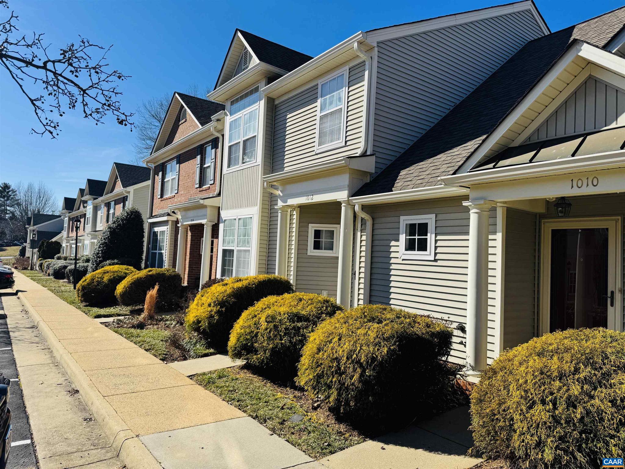 HOLLYMEAD - Residential Lease