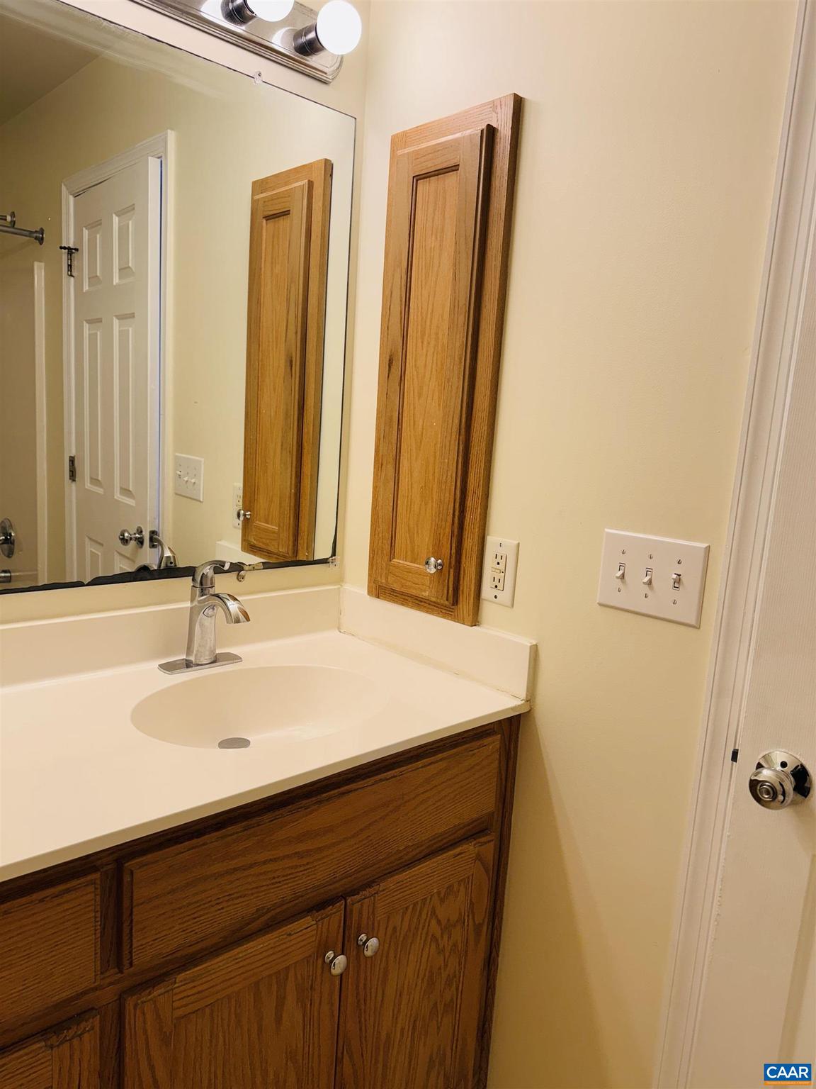 HOLLYMEAD - Residential Lease