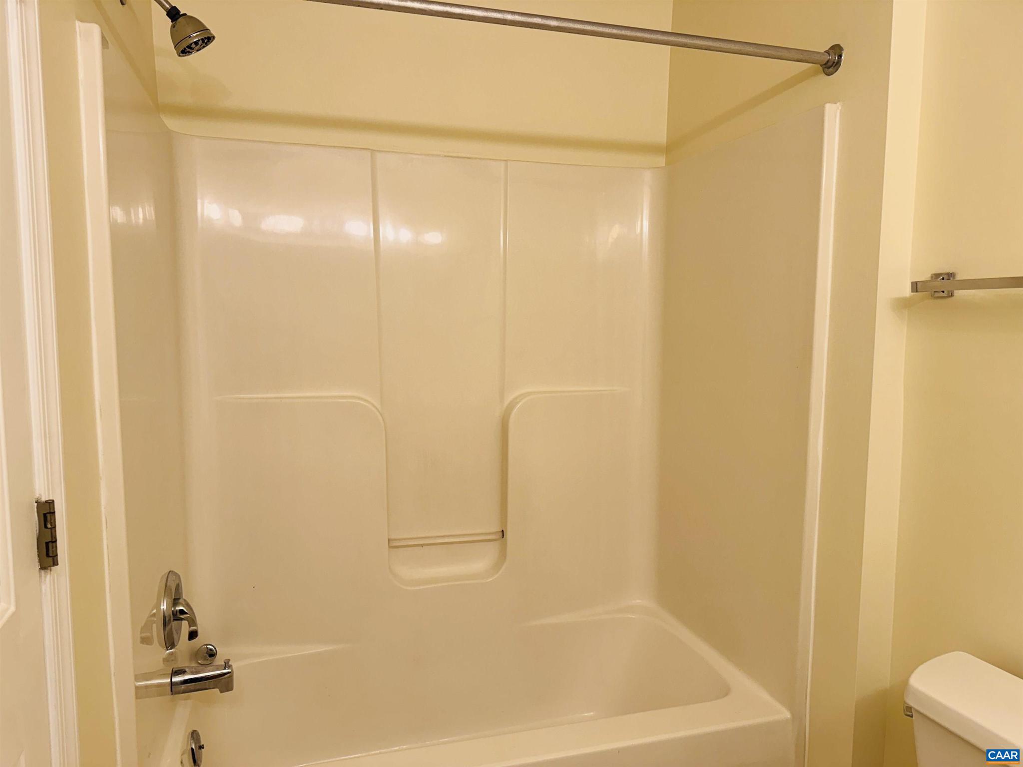 HOLLYMEAD - Residential Lease