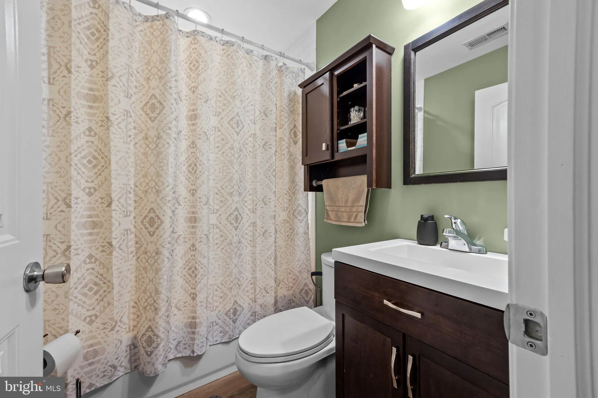 Levittown, Pennsylvania 19055, United States, 3 Bedrooms Bedrooms, ,1 BathroomBathrooms,Residential,Active,124334